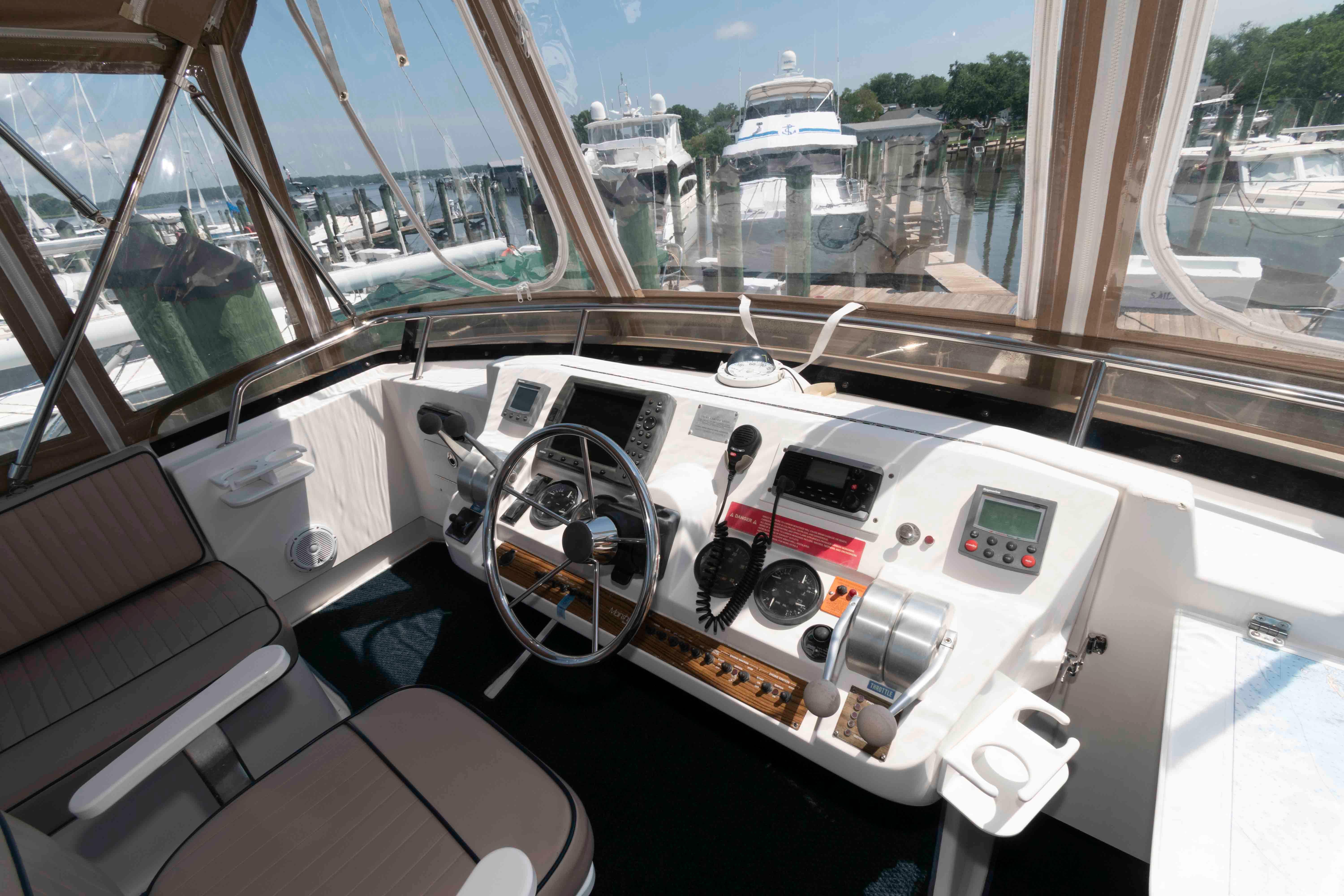  Knot 10 Yacht Sales