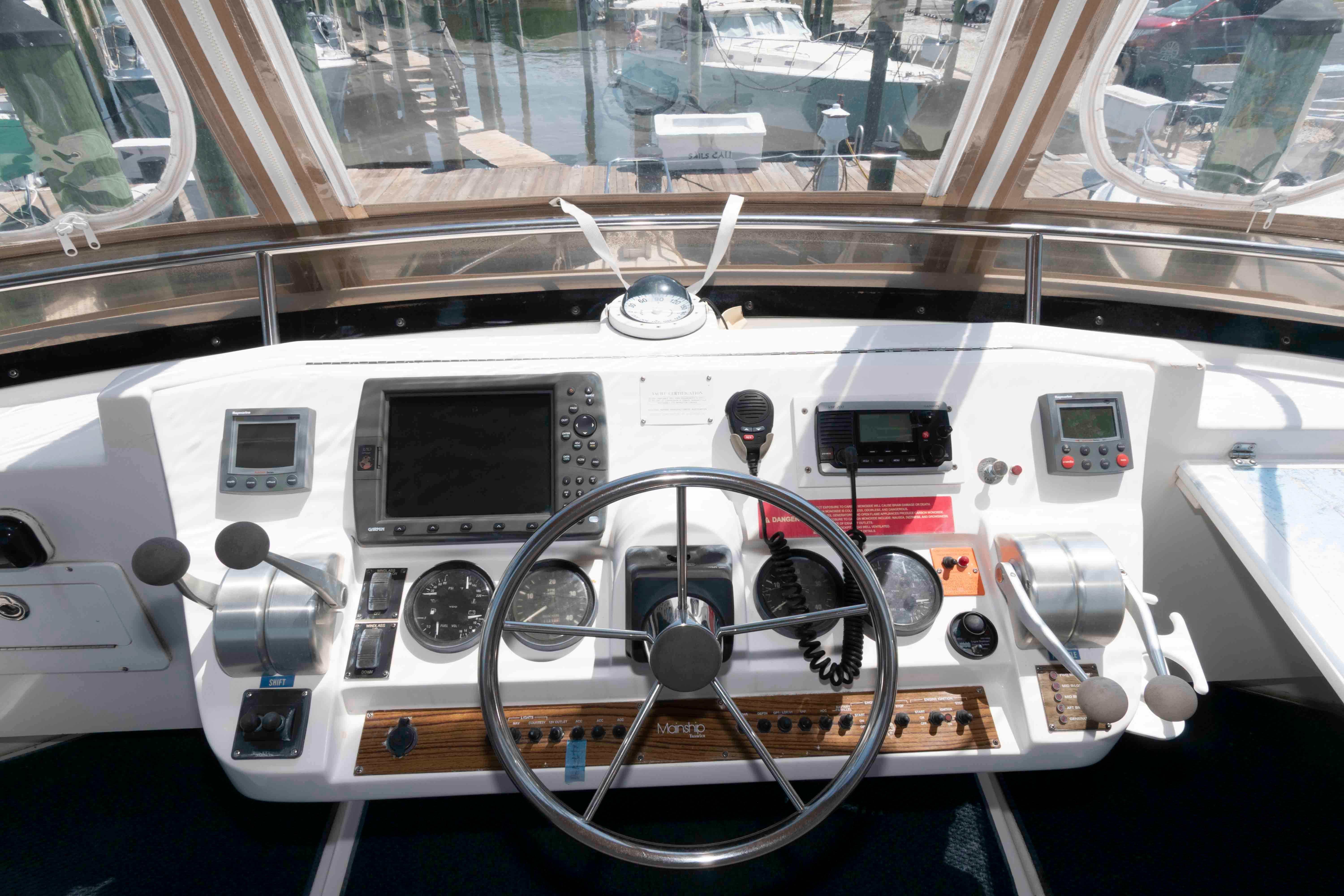  Knot 10 Yacht Sales