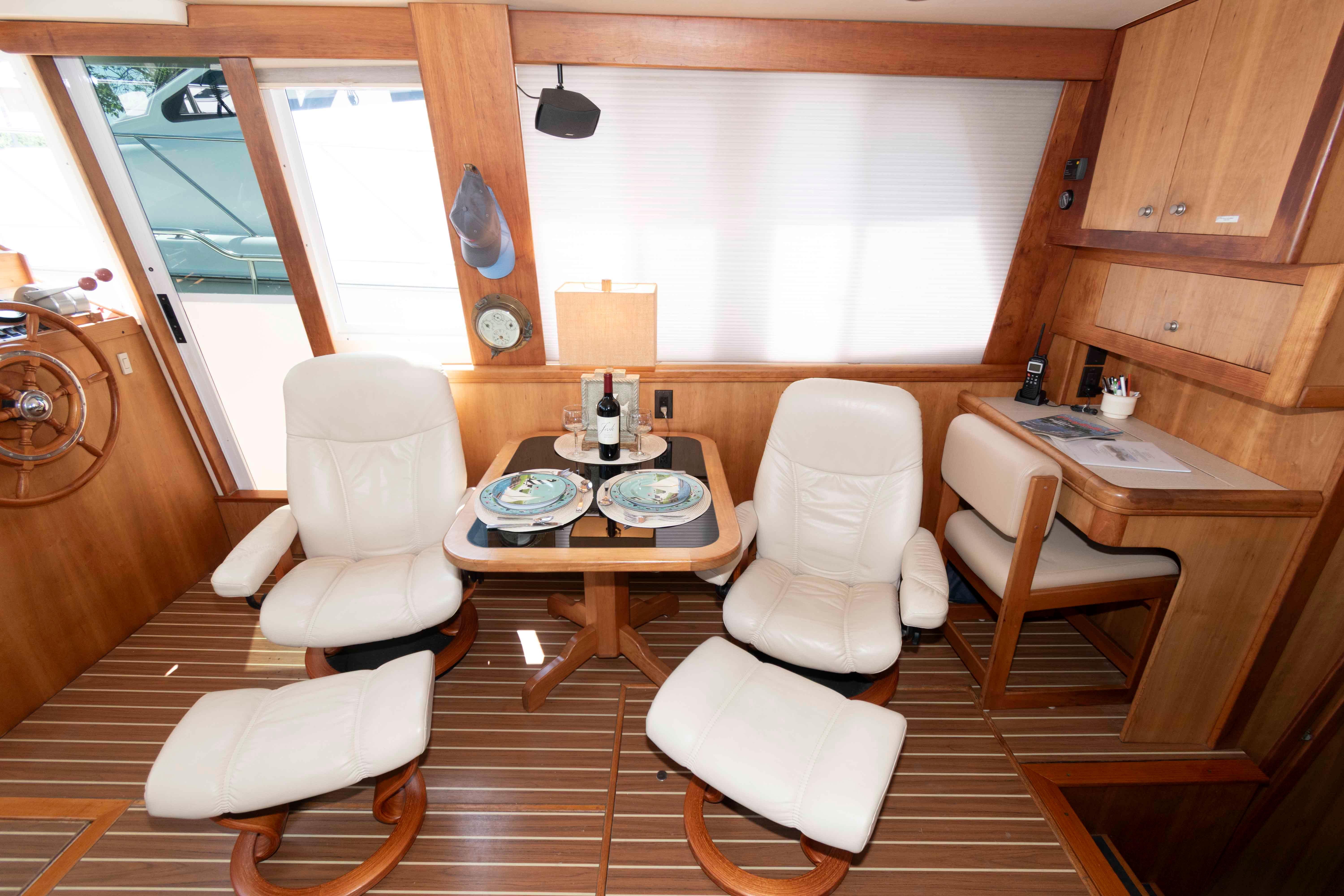  Knot 10 Yacht Sales