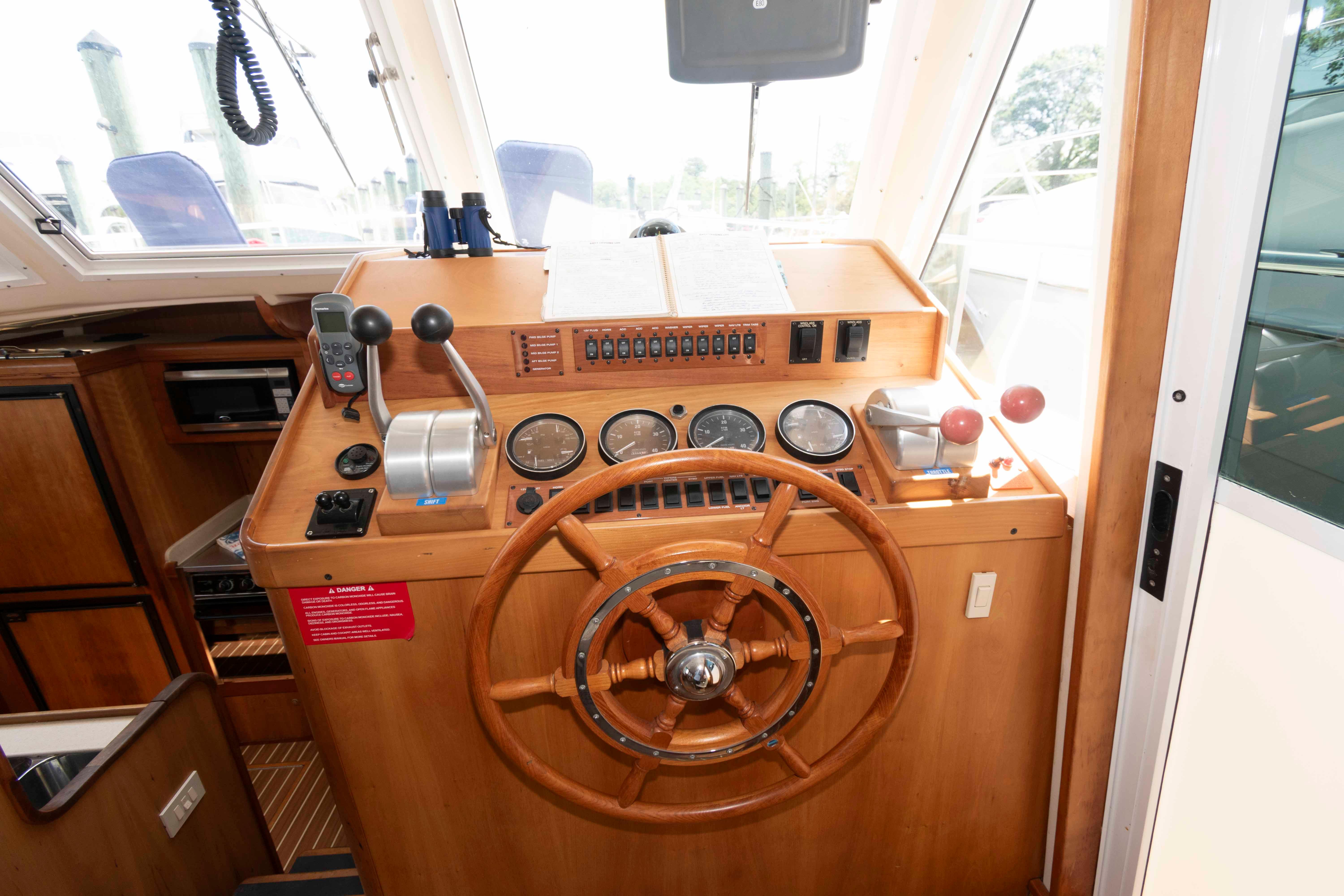  Knot 10 Yacht Sales