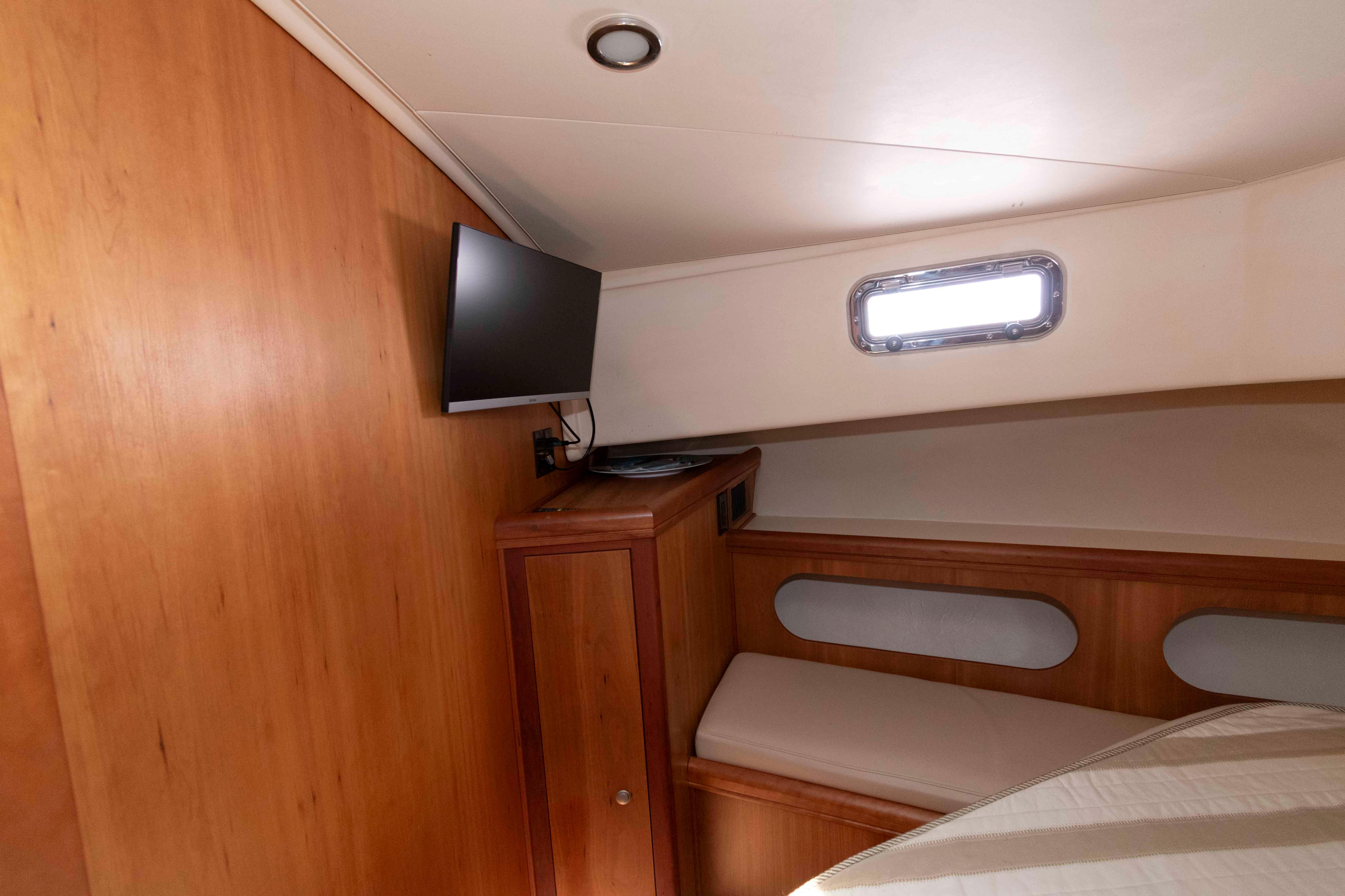  Knot 10 Yacht Sales