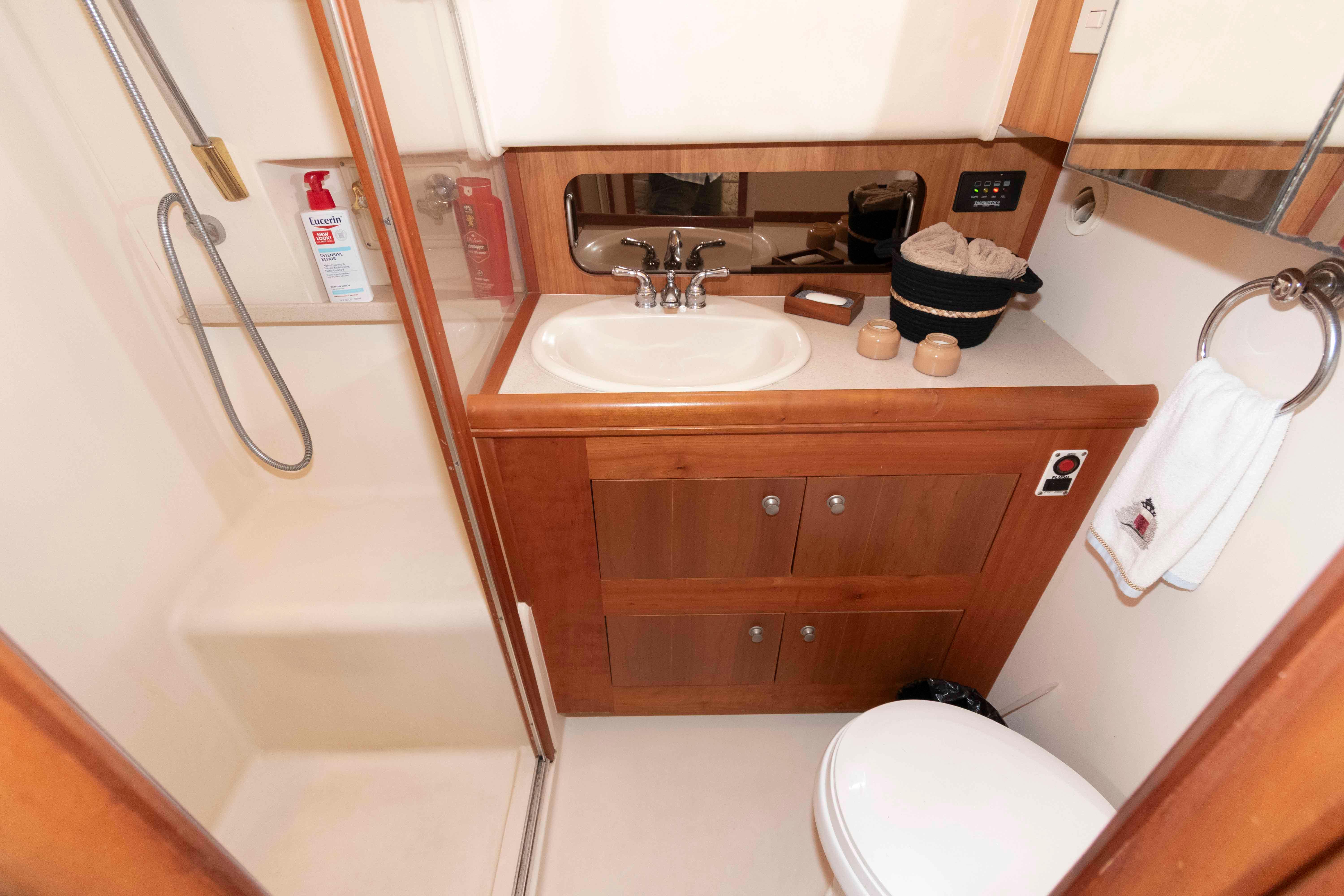  Knot 10 Yacht Sales