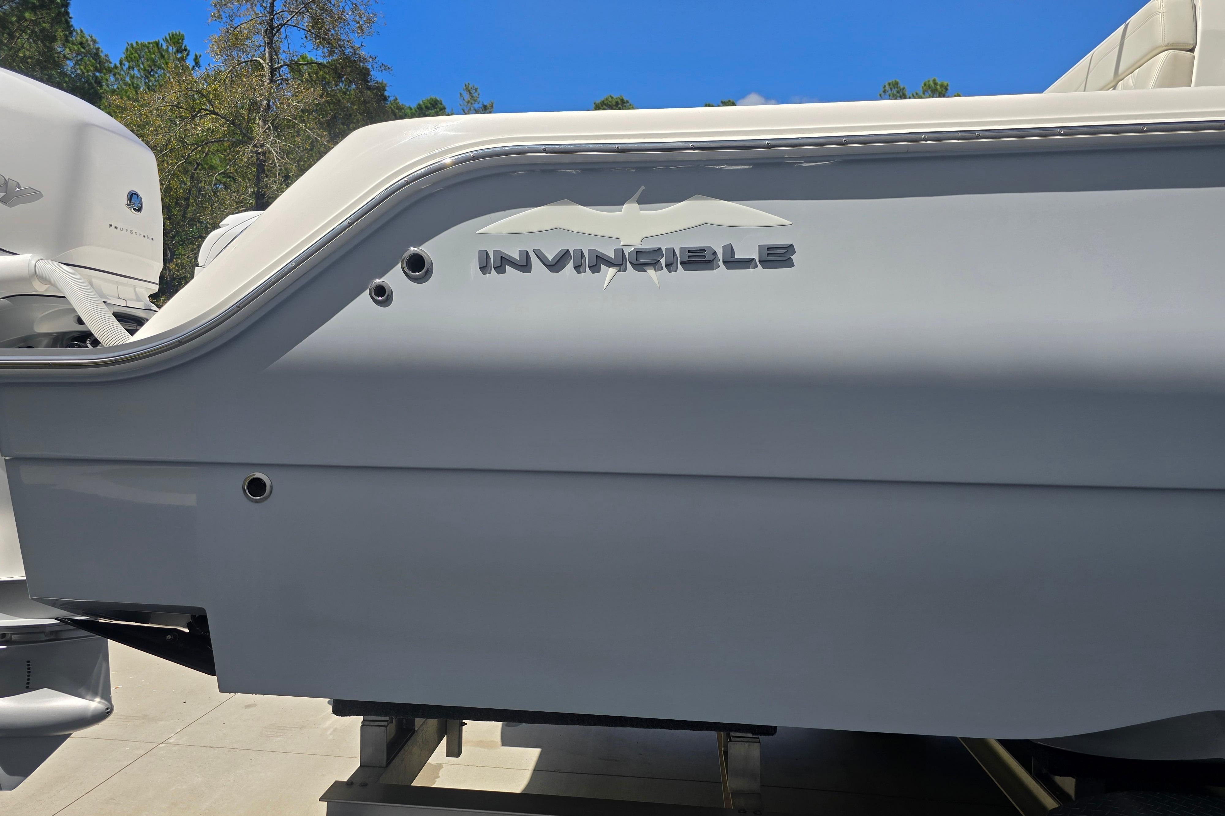 Invincible 33 Catamaran
