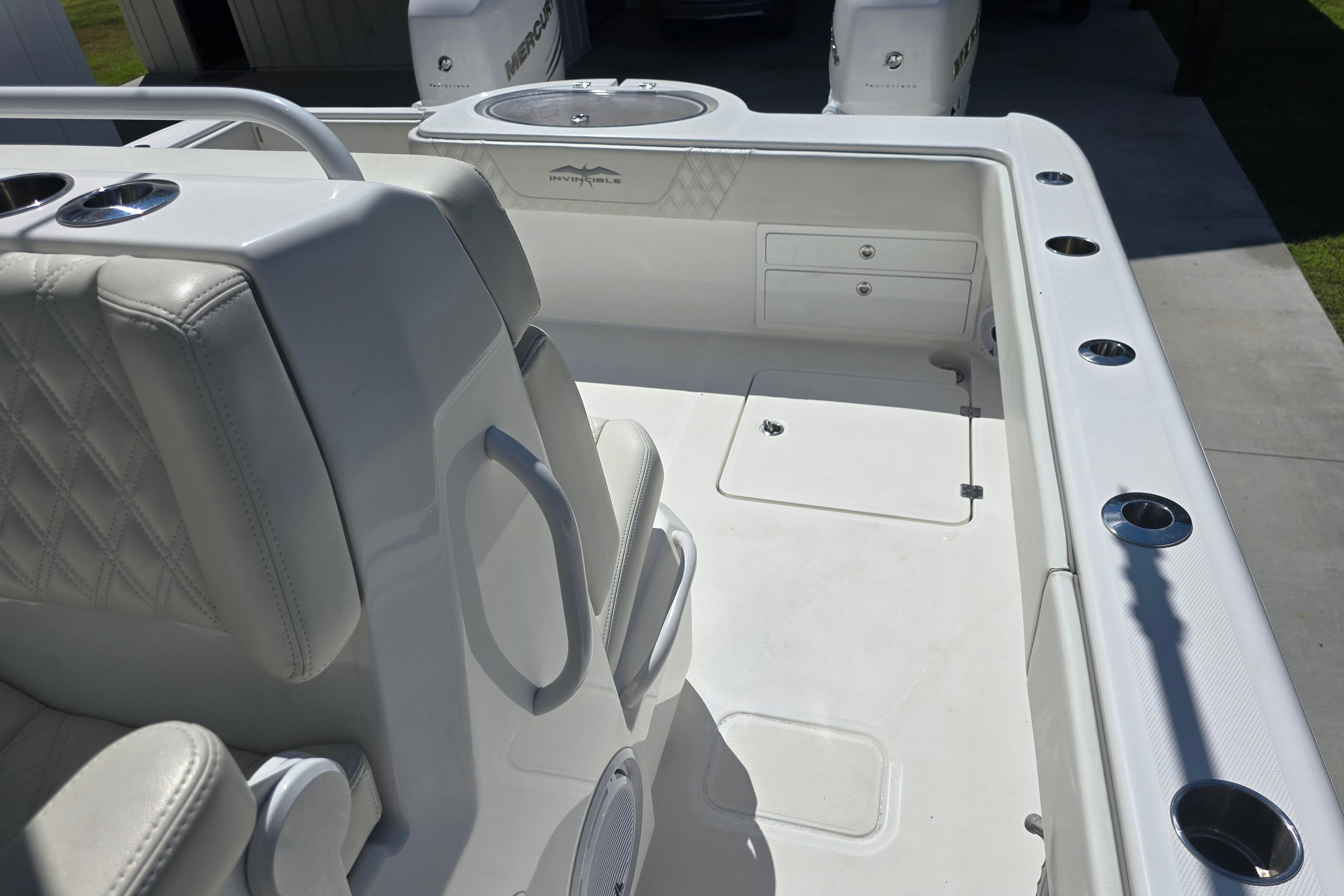 Invincible 33 Catamaran