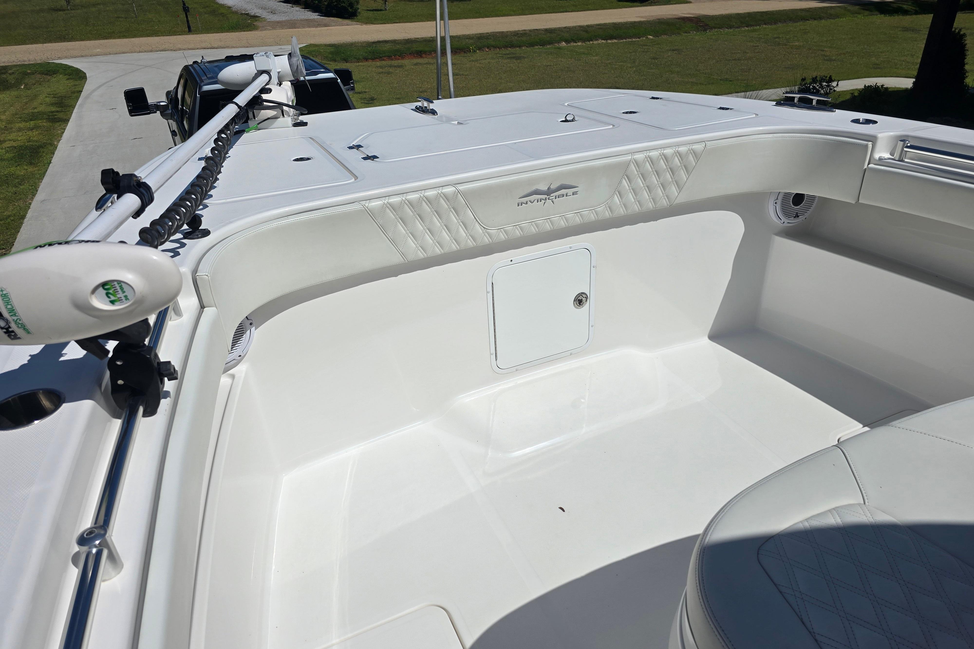 Invincible 33 Catamaran