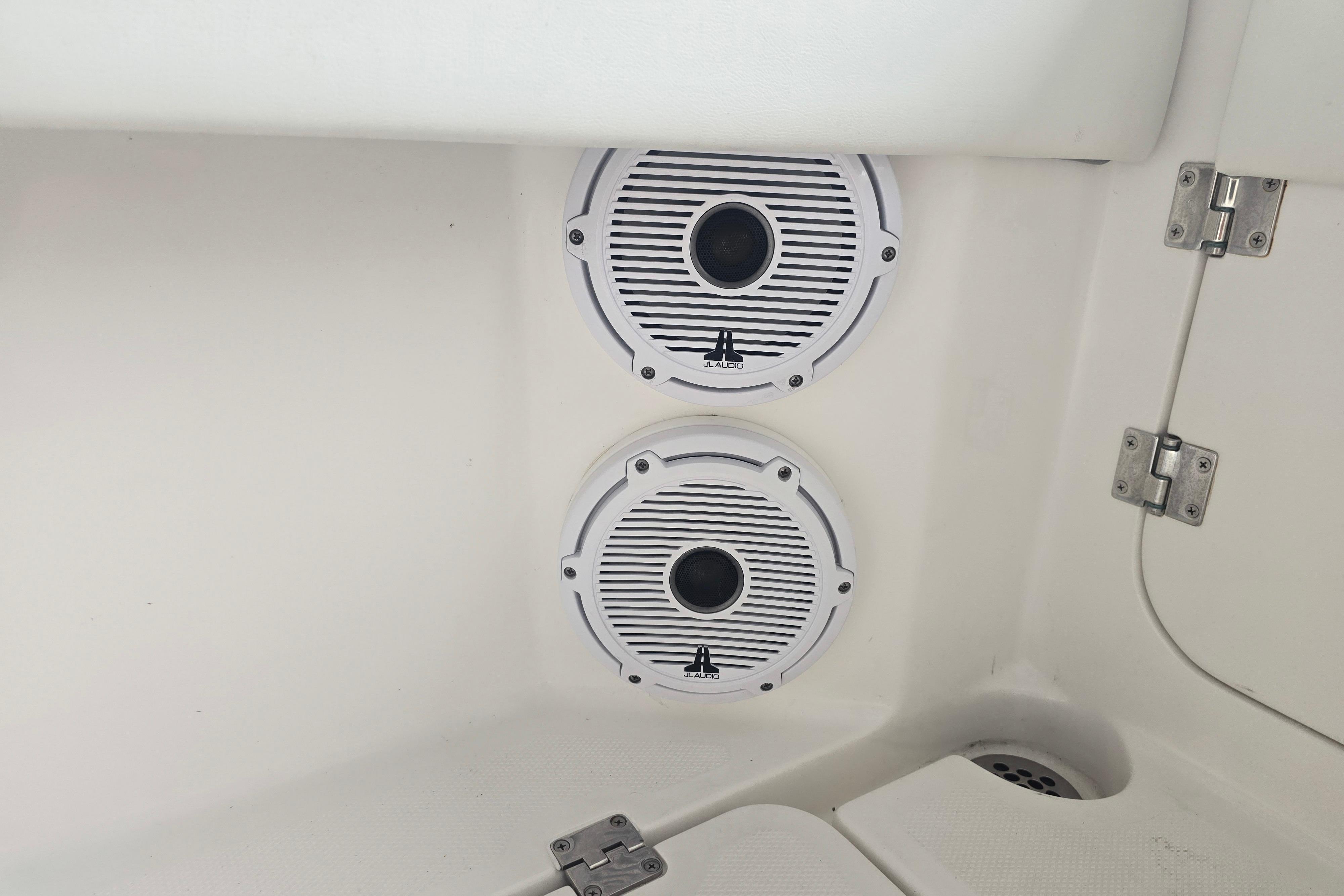 Invincible 33 Catamaran