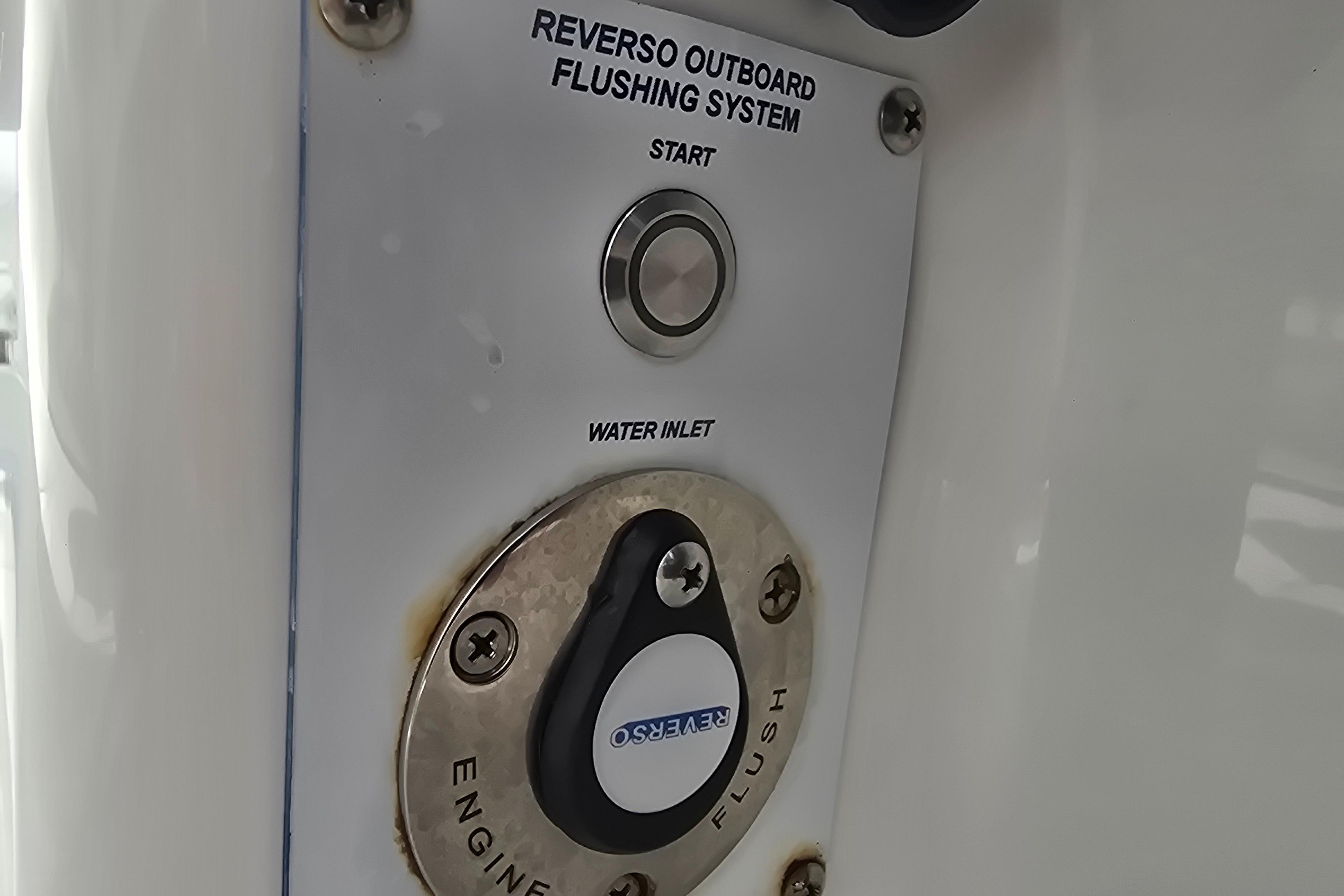 Invincible 33 Catamaran