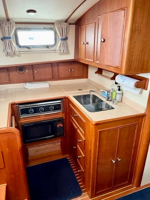 43 ft Eastbay 43 HX Galley