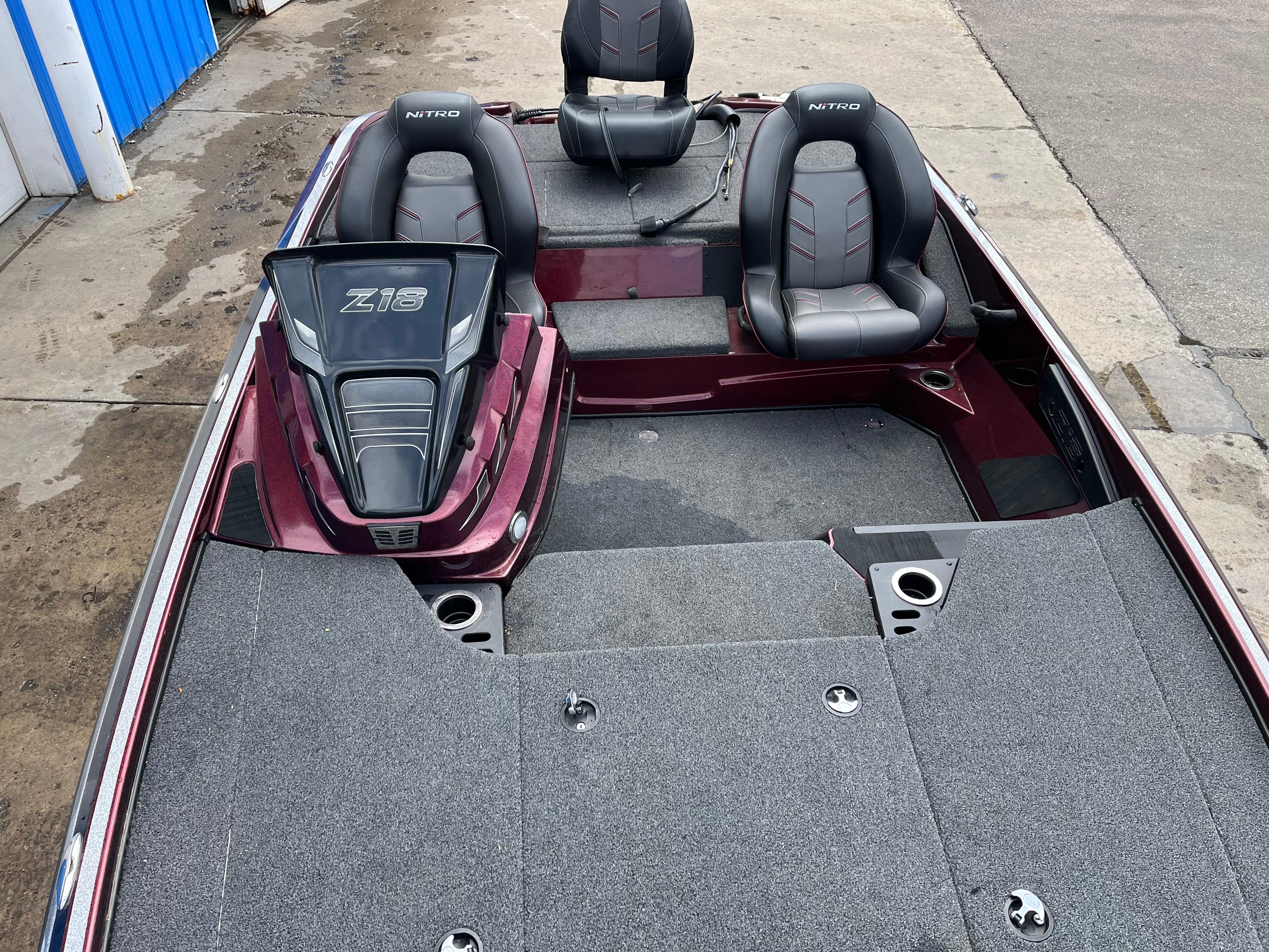 2022 Nitro Z18 boat interior with dual seats and spacious deck.