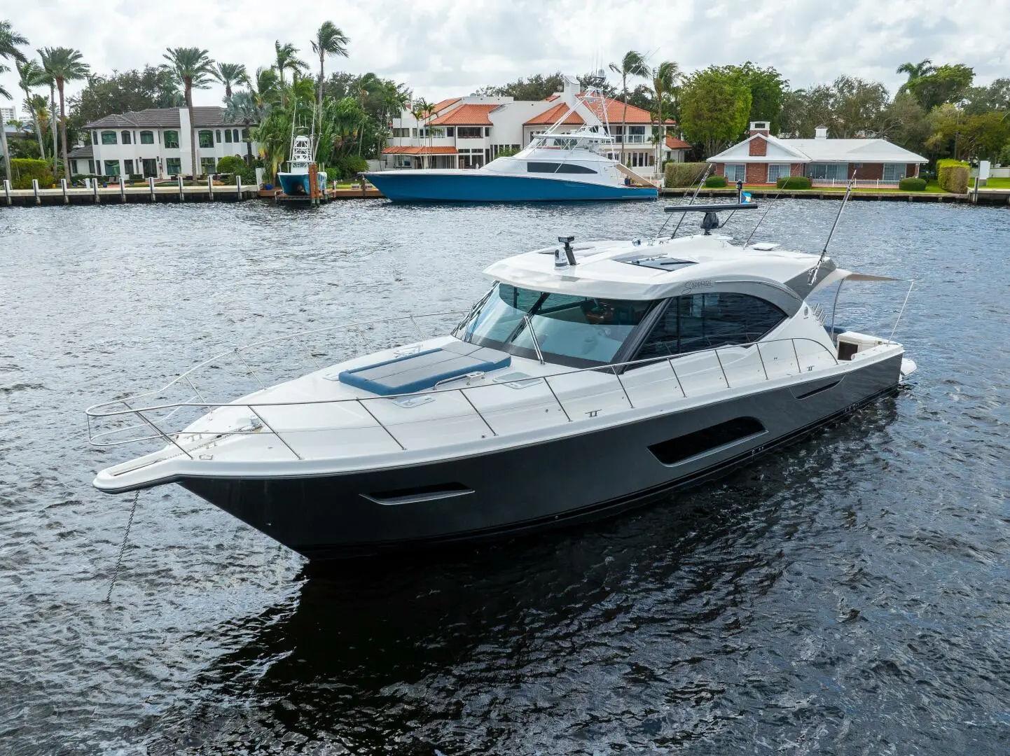 Sapphire Riviera 575 SUV 2022 for sale in Nassau 