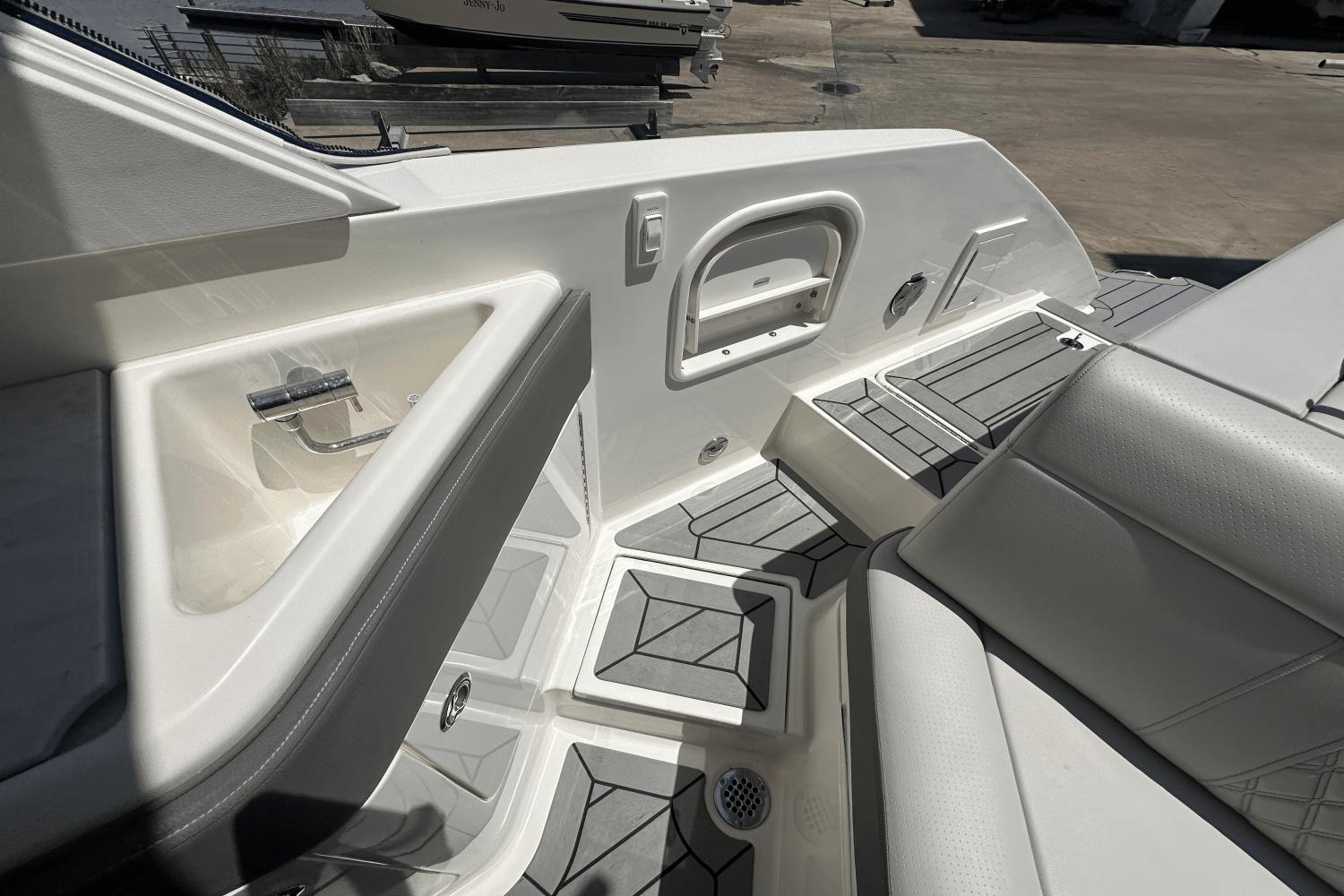 2022-sea-ray-310-slx-outboard-power-9684023-982772485-0-160620250947-17