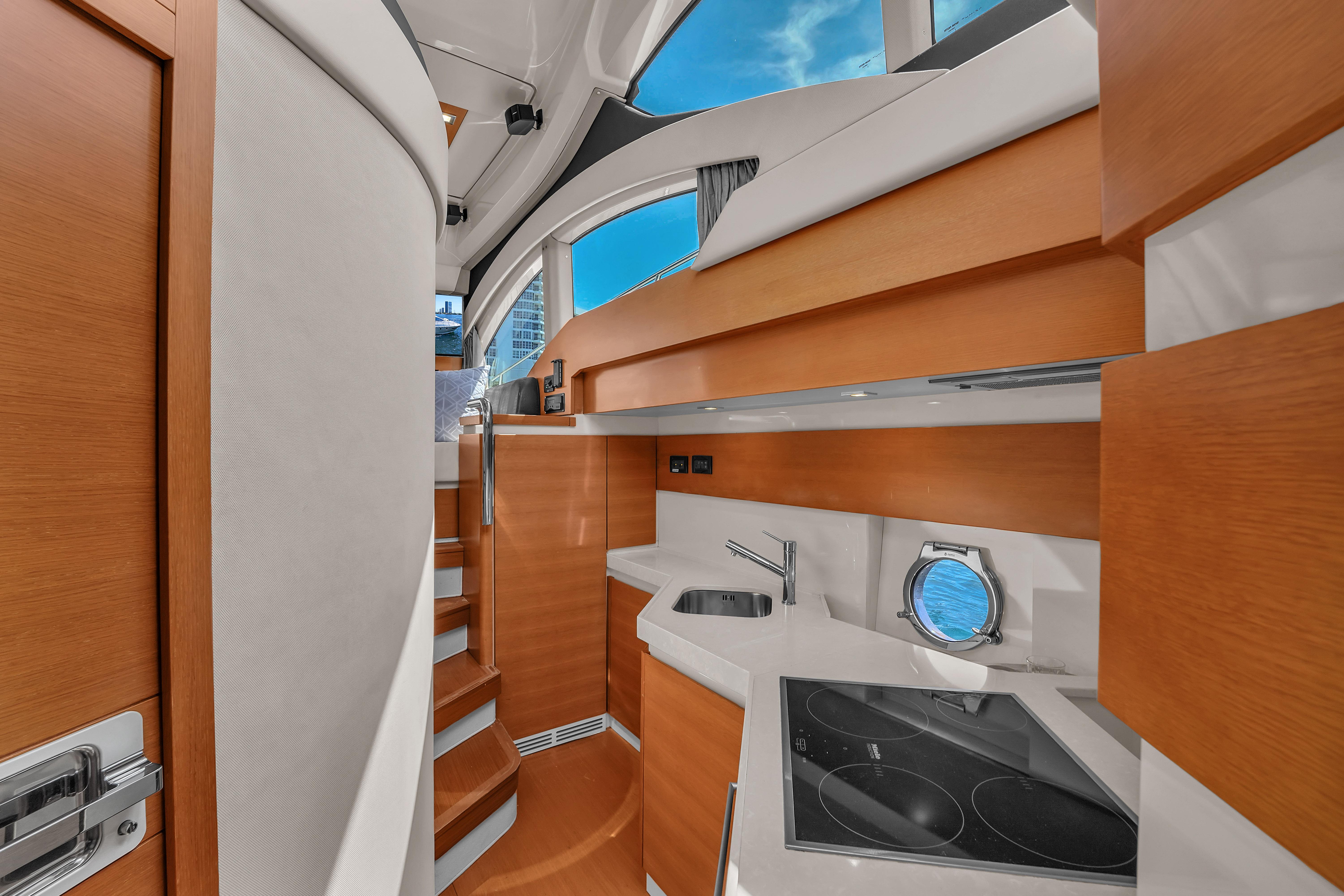 2013-azimut-45-flybridge-power-9814028-982907781-0-170620251007-62