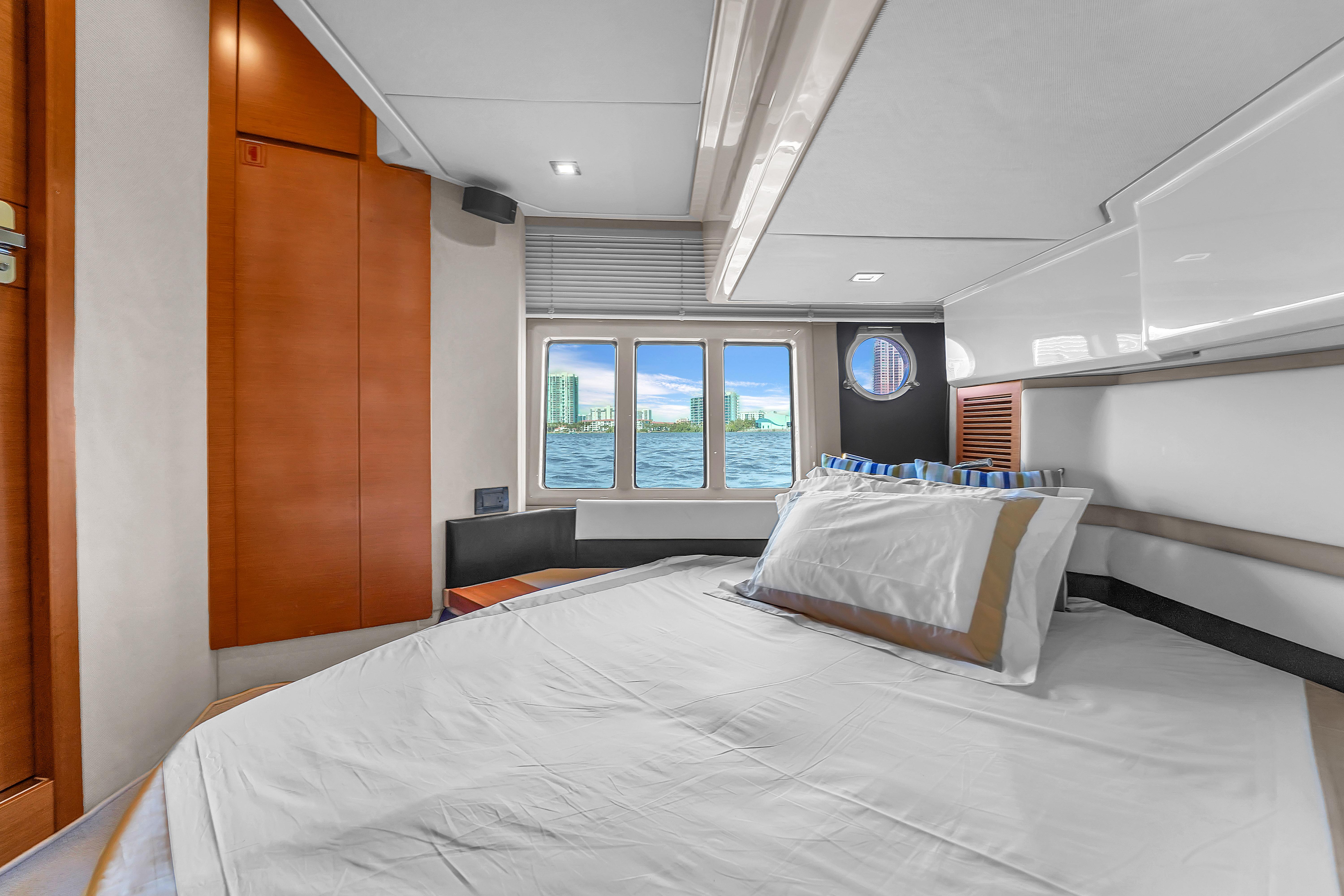 2013-azimut-45-flybridge-power-9814028-982907829-0-170620251008-73