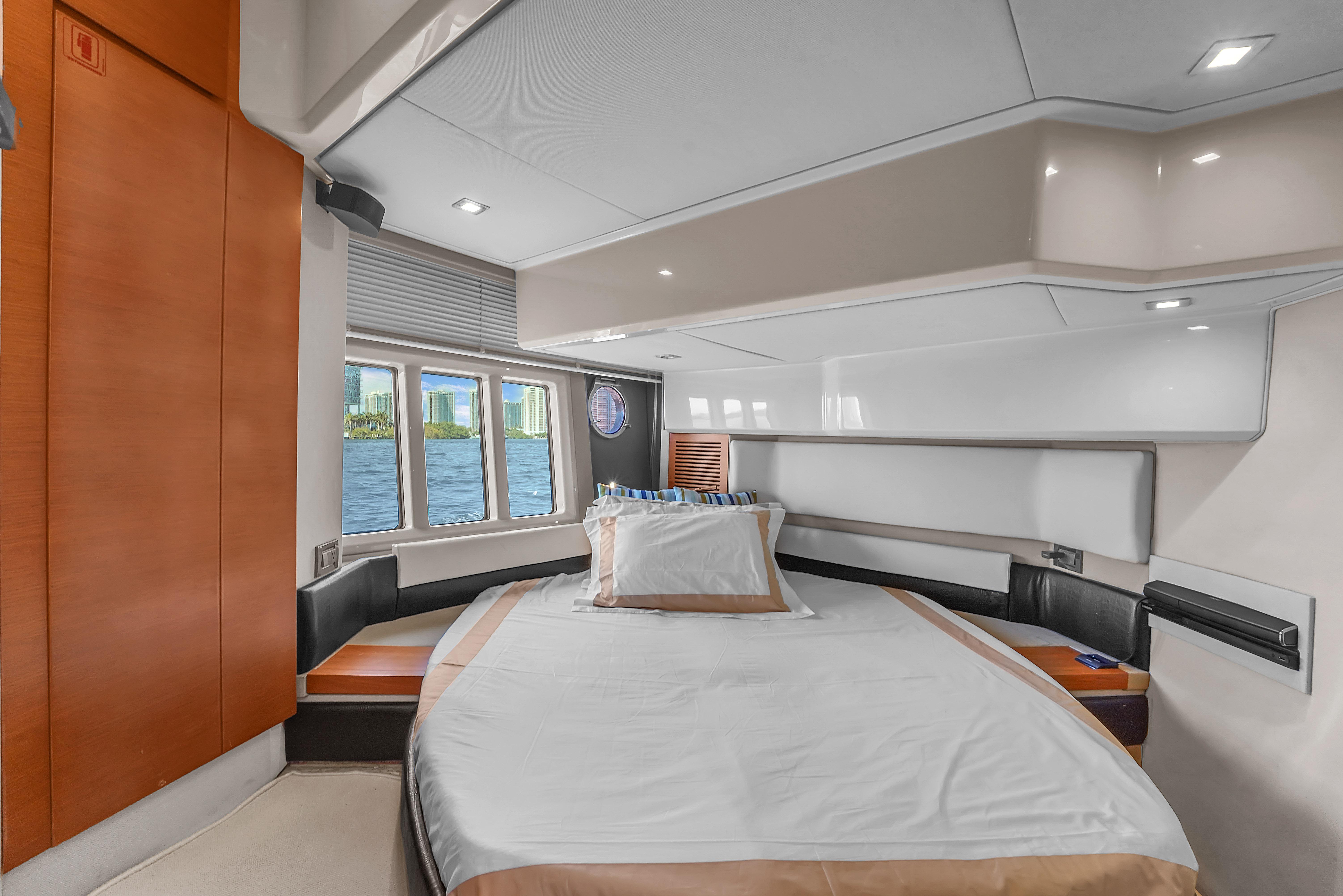 2013-azimut-45-flybridge-power-9814028-982907831-0-170620251008-71