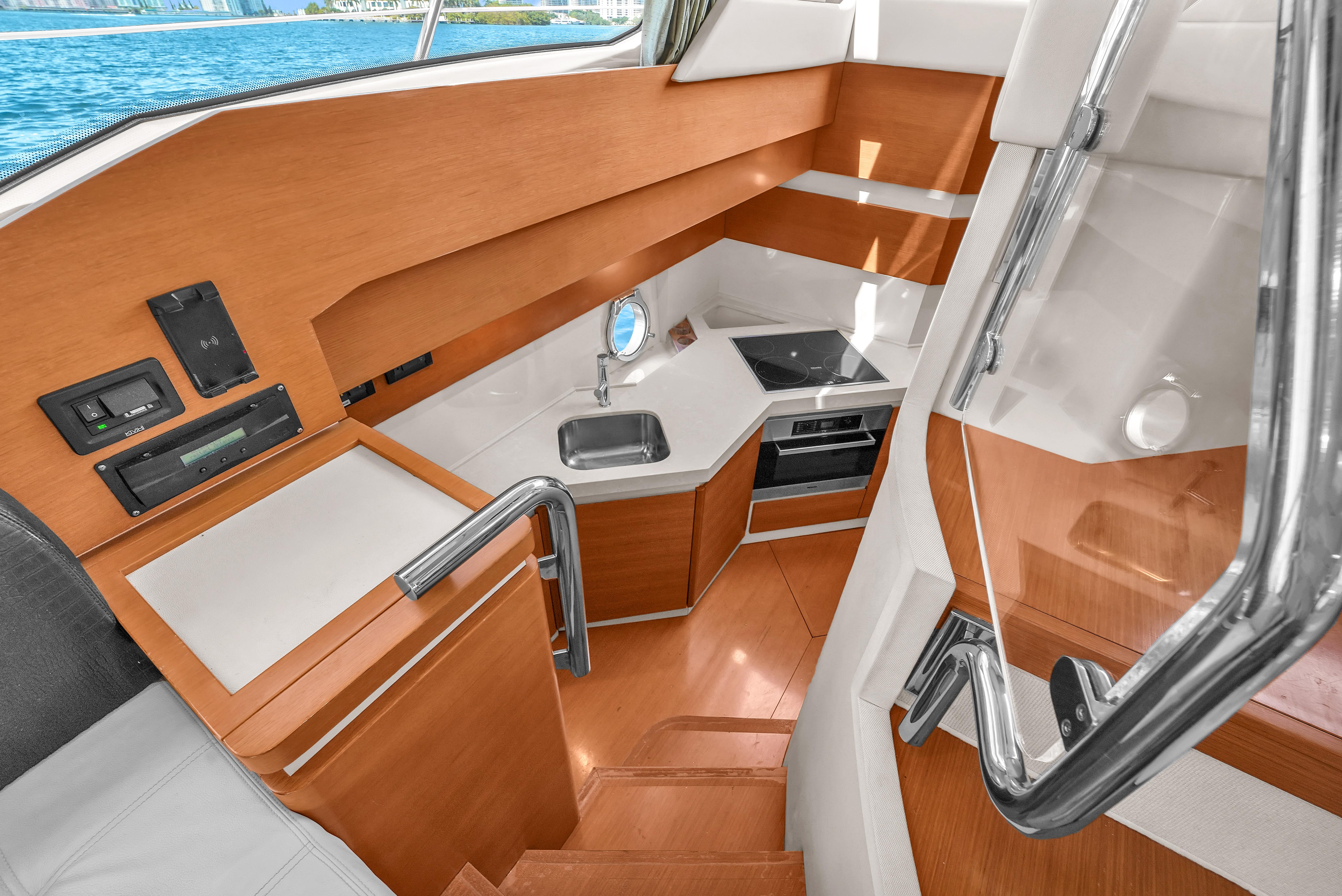 2013-azimut-45-flybridge-power-9814028-982907834-0-170620251007-57