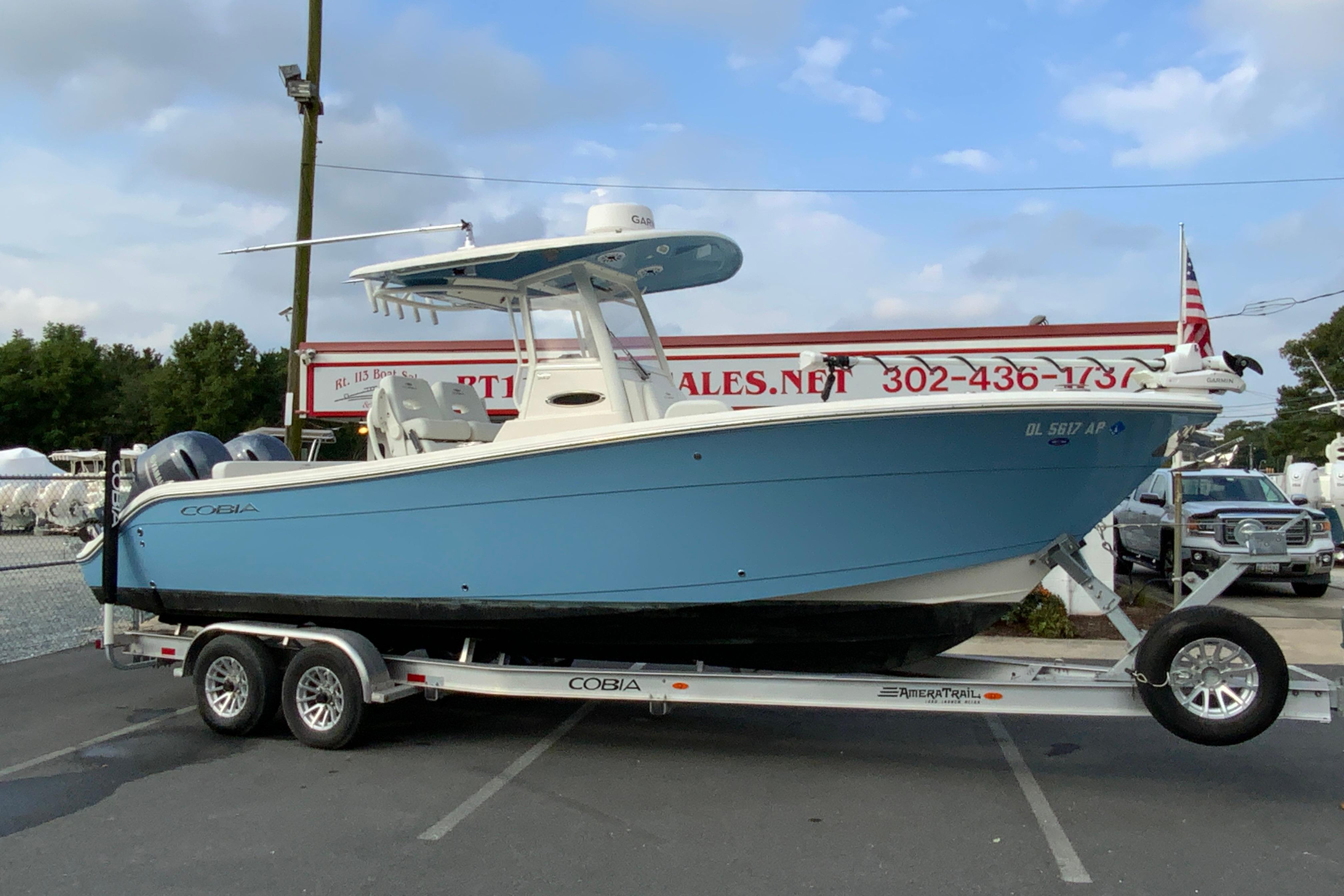 2023 Cobia 262 Center Console-4