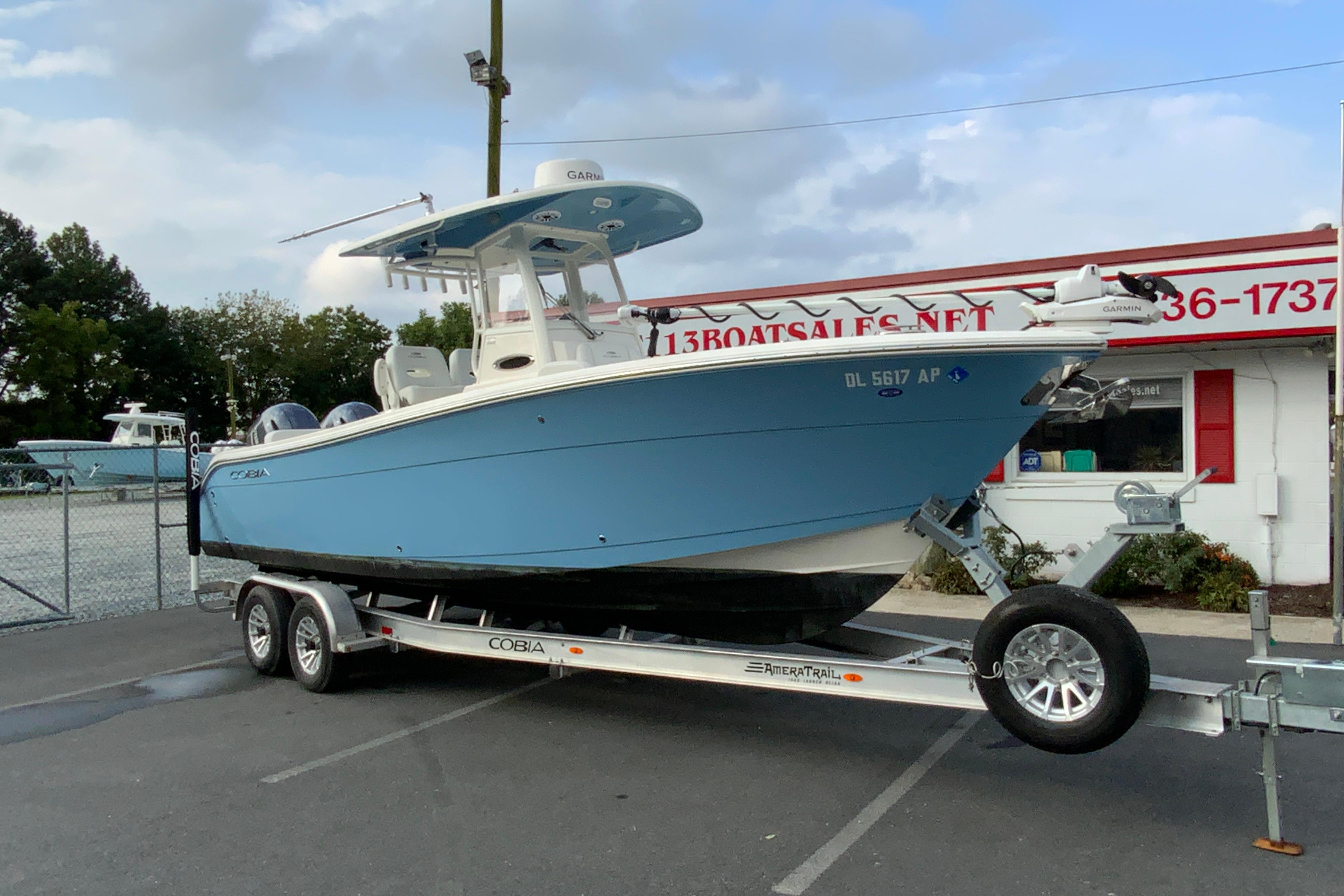 2023 Cobia 262 Center Console-5