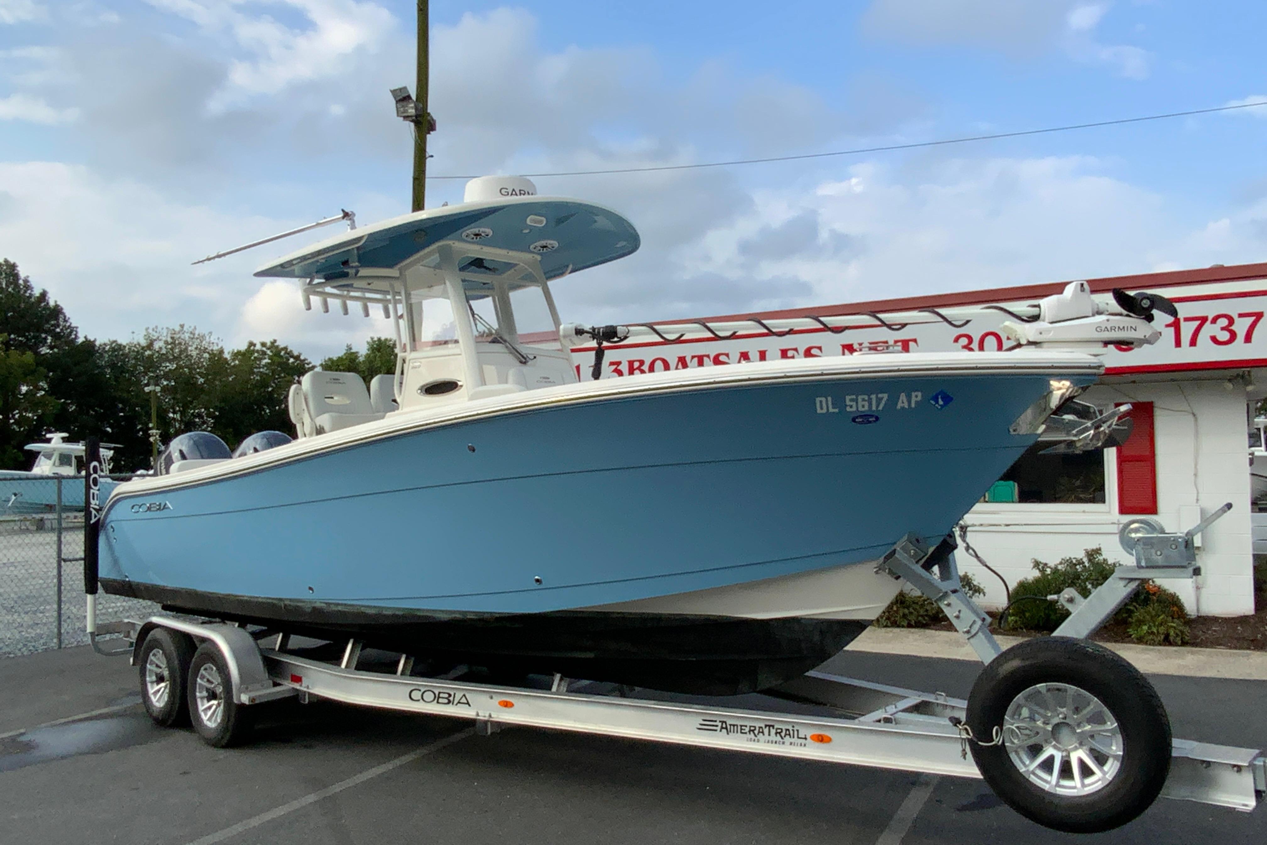 2023 Cobia 262 Center Console-6