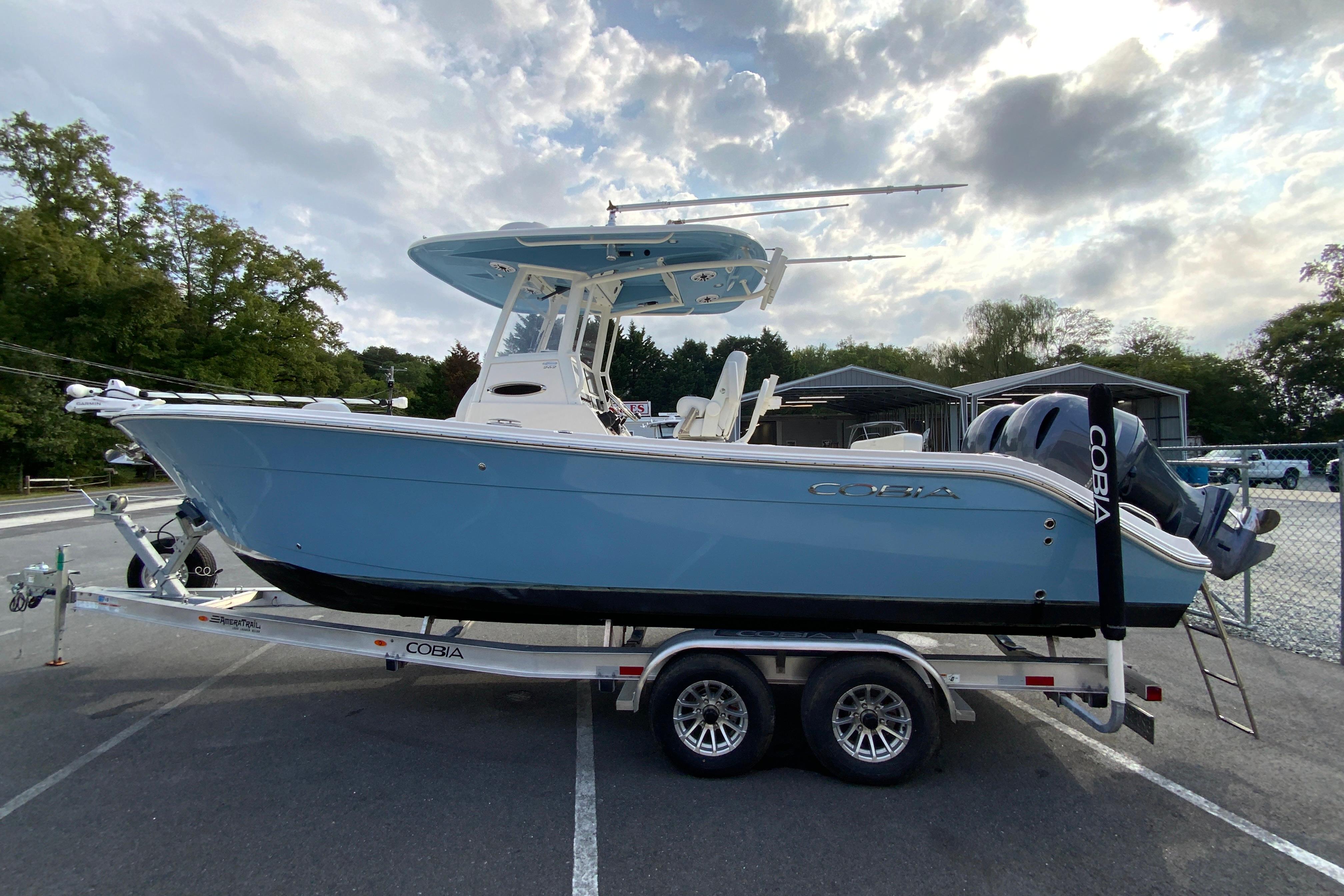 2023 Cobia 262 Center Console-11