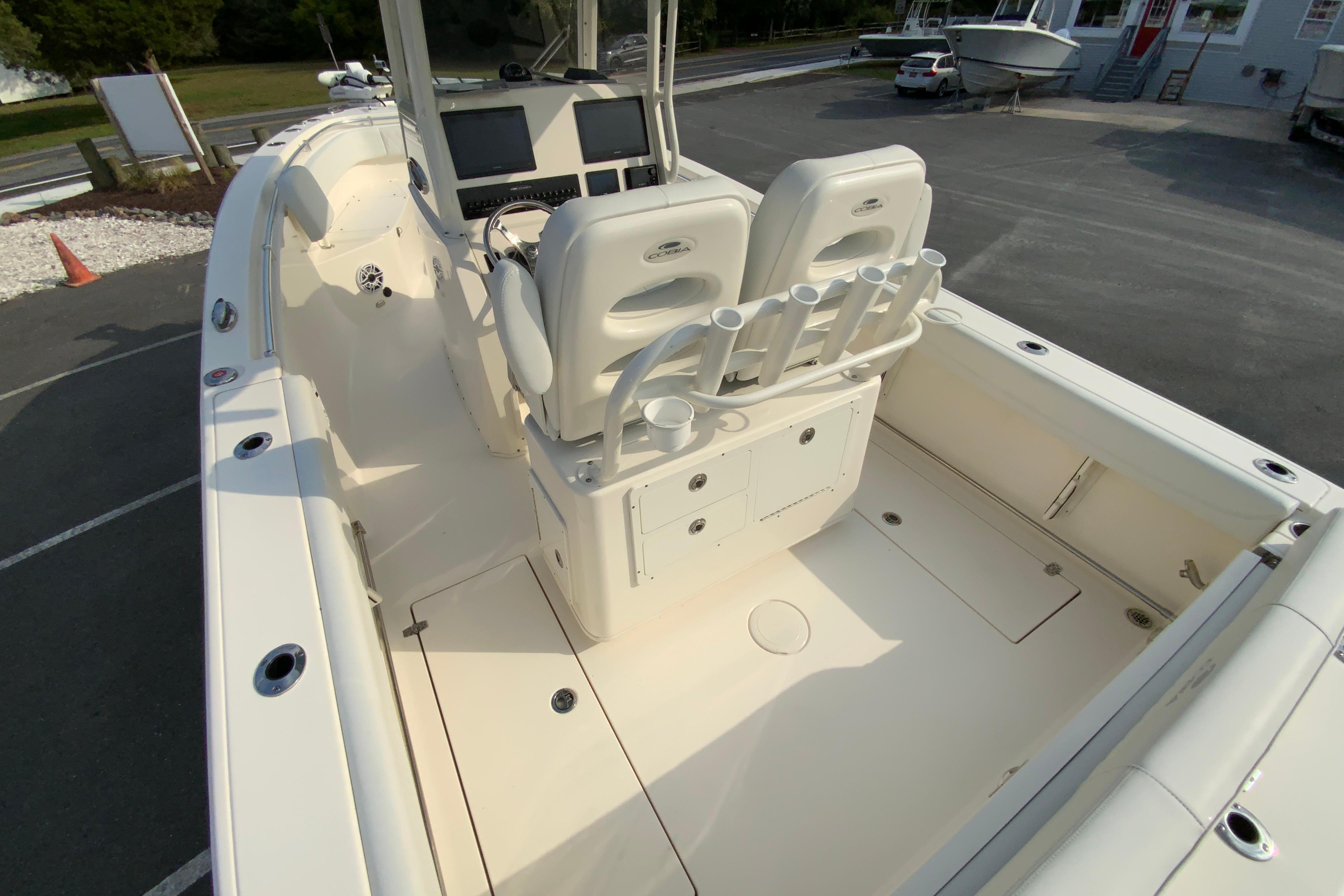2023 Cobia 262 Center Console-18