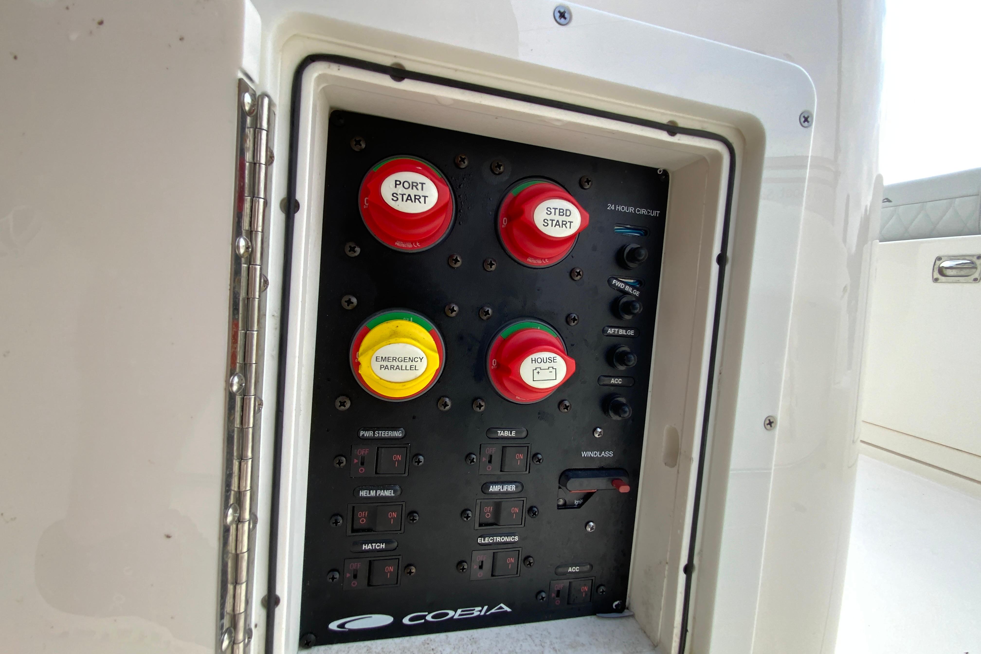 2023 Cobia 262 Center Console-34