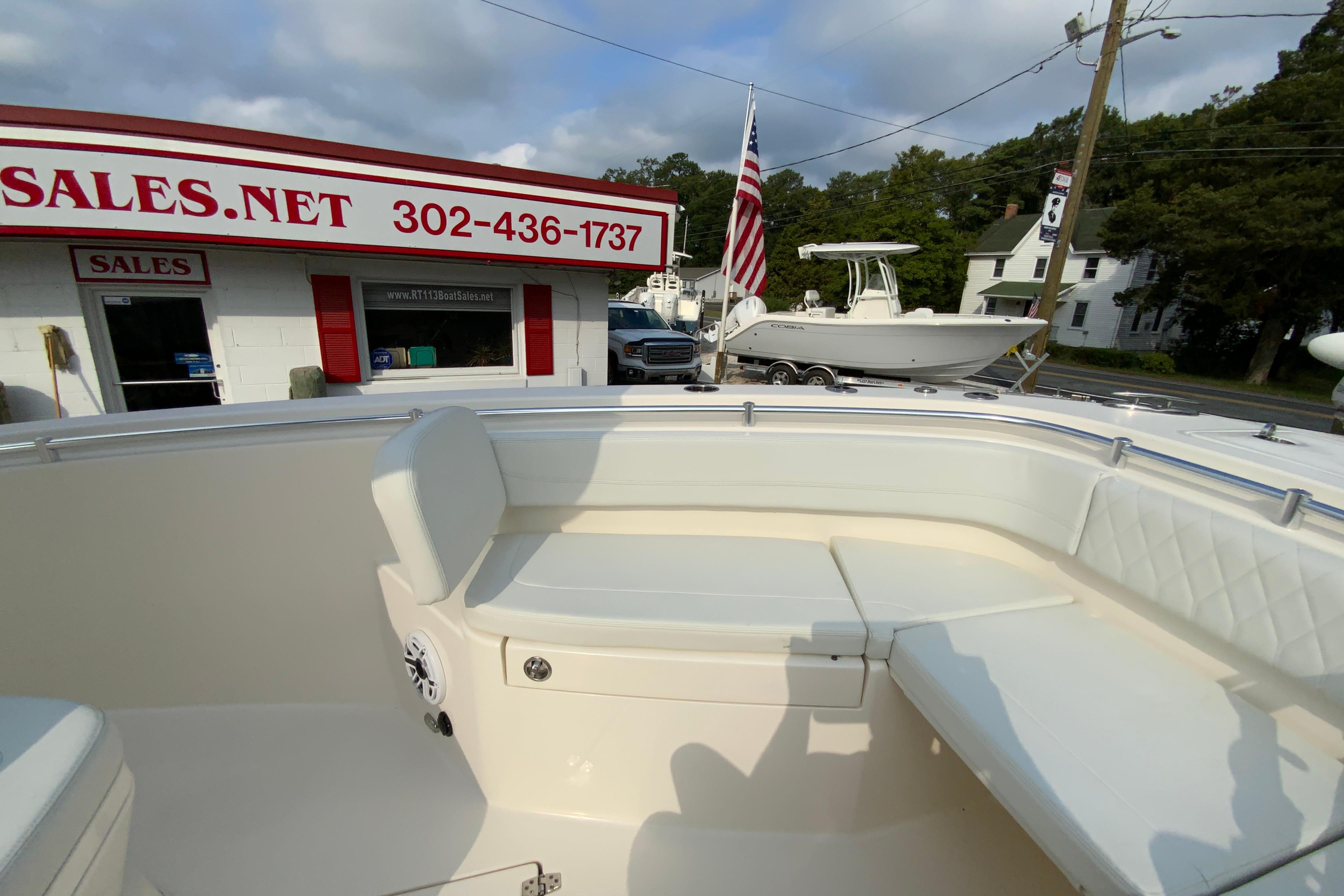 2023 Cobia 262 Center Console-57