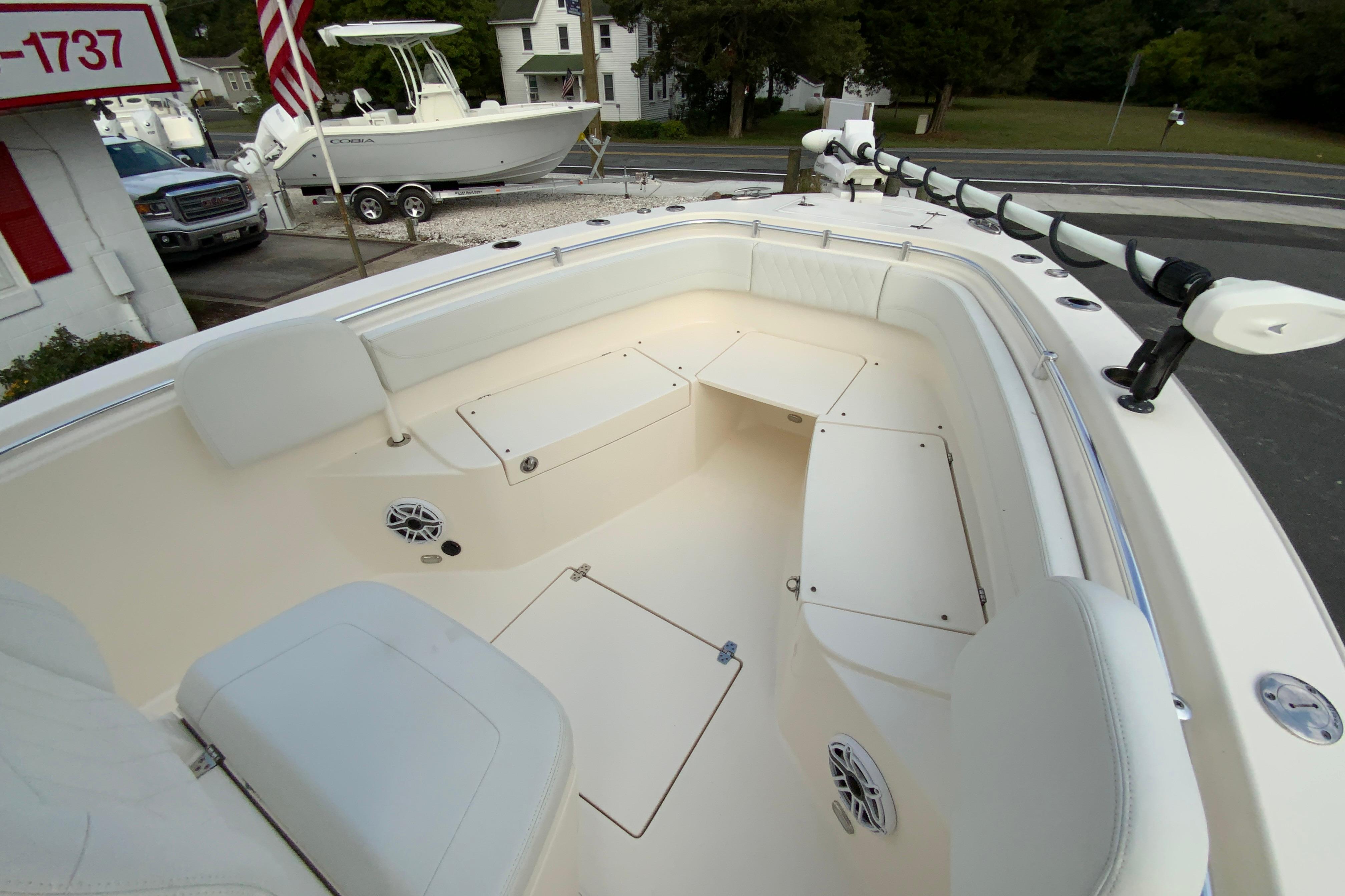 2023 Cobia 262 Center Console-65