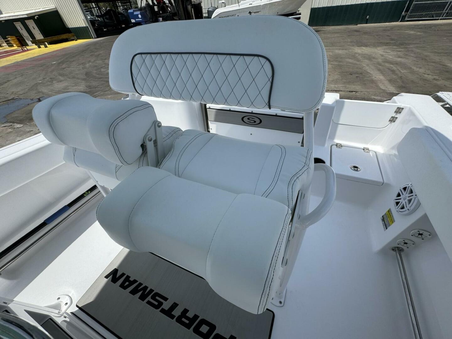 2023 Sportsman 212 open-14