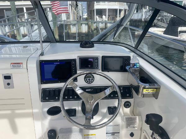 23' Boston Whaler, Listing Number 100911323, Image No. 4