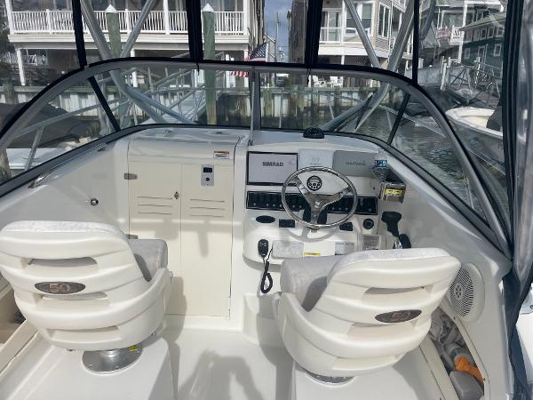 23' Boston Whaler, Listing Number 100911323, - Photo No. 5