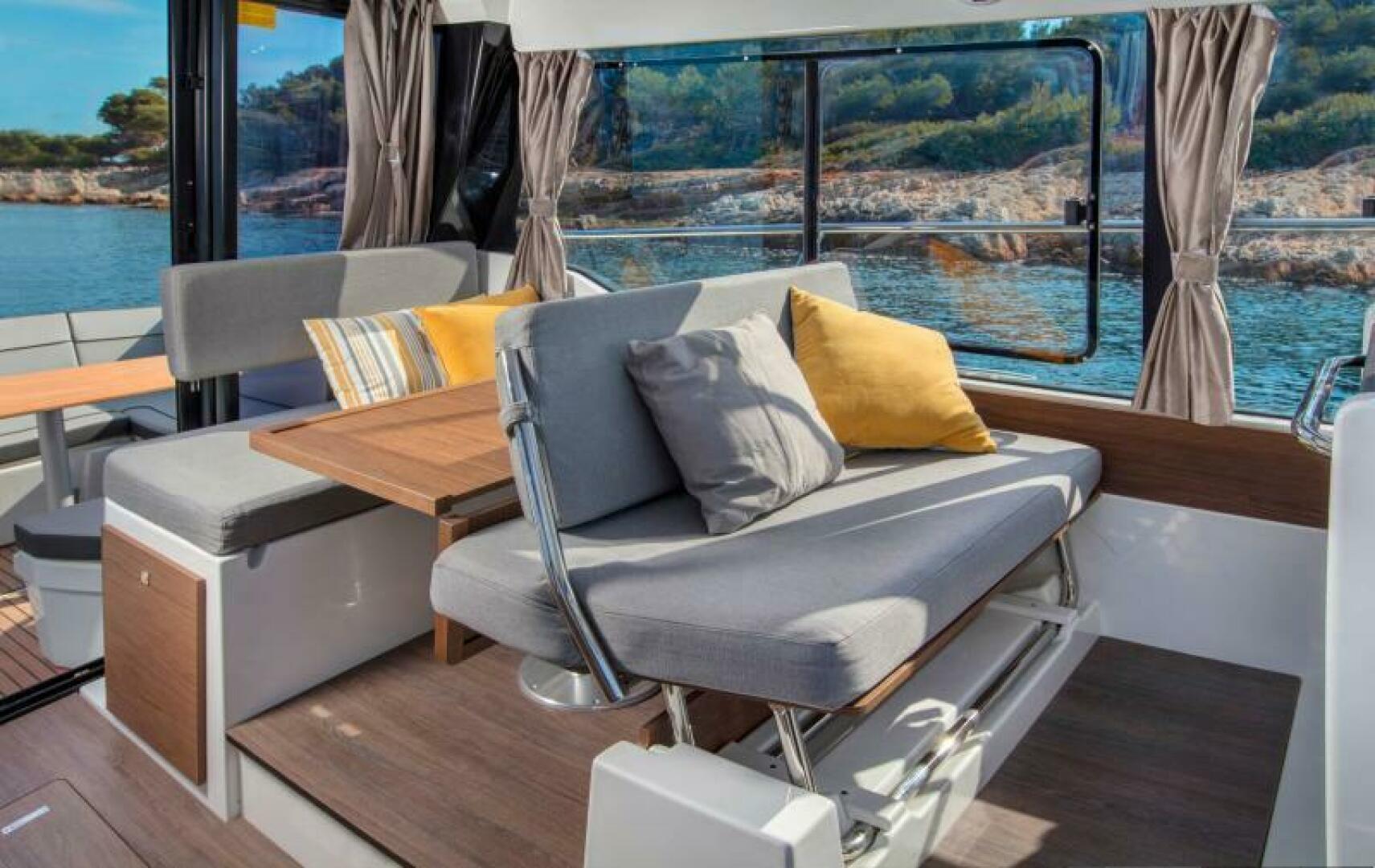 2025 Jeanneau NC 1095 FLY Weekender-7