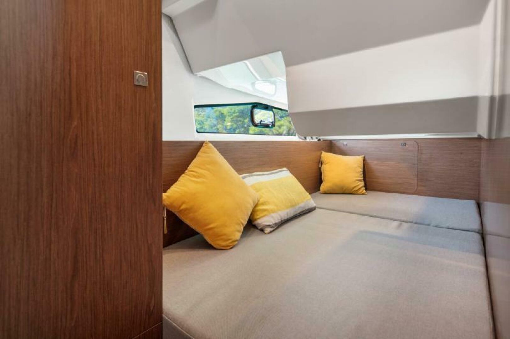 2025 Jeanneau NC 1095 FLY Weekender-10