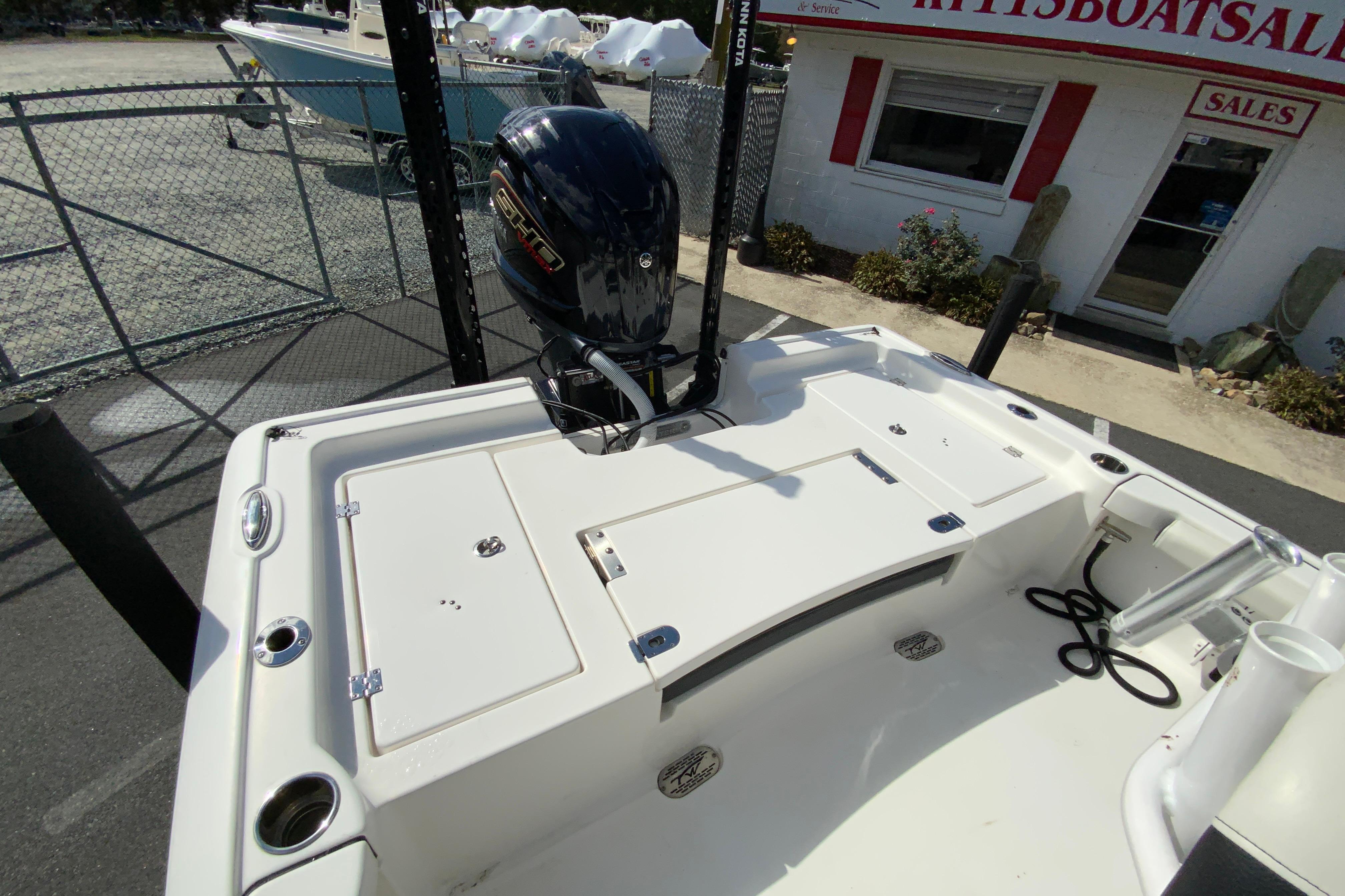 2022 Tidewater 2300 Carolina Bay-16