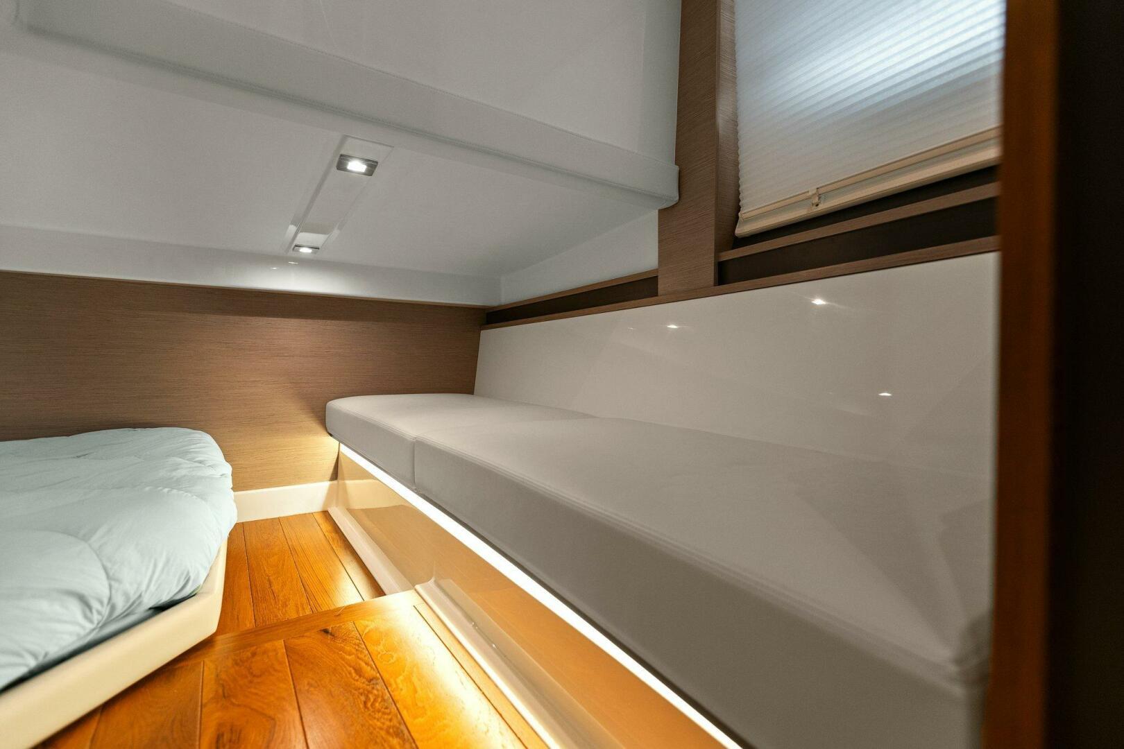 2022 Tiara Yachts 43 