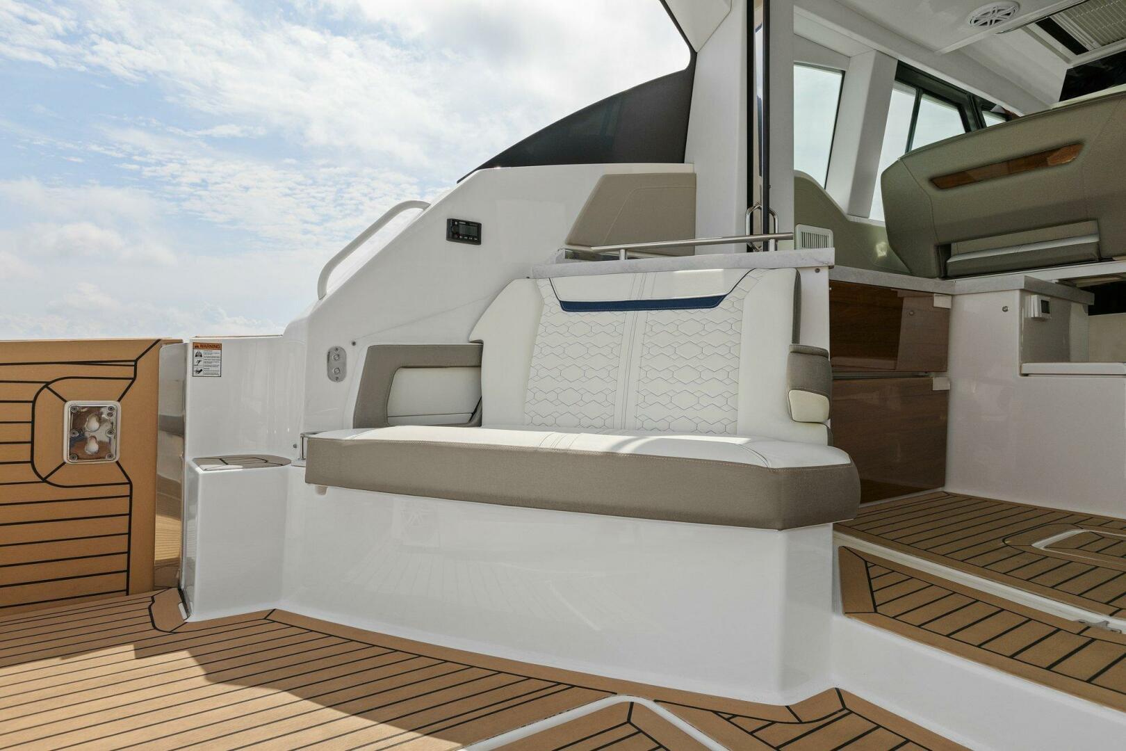 2022 Tiara Yachts 43 