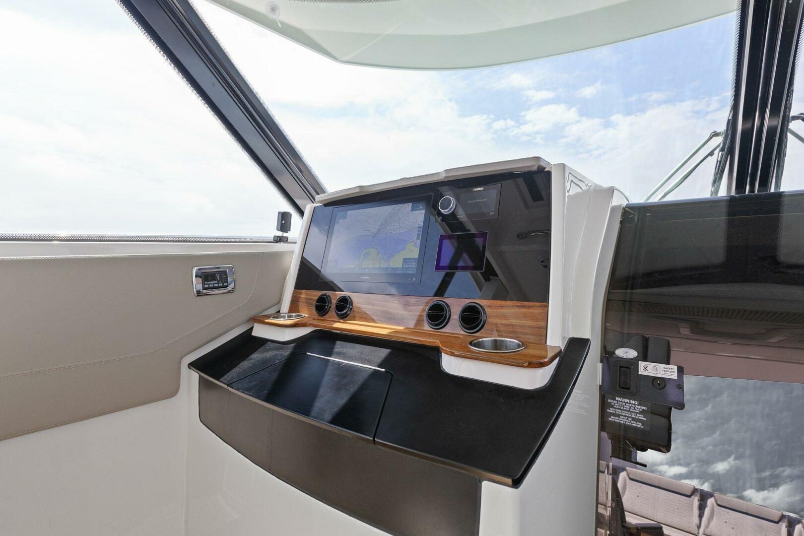 2022 Tiara Yachts 43 