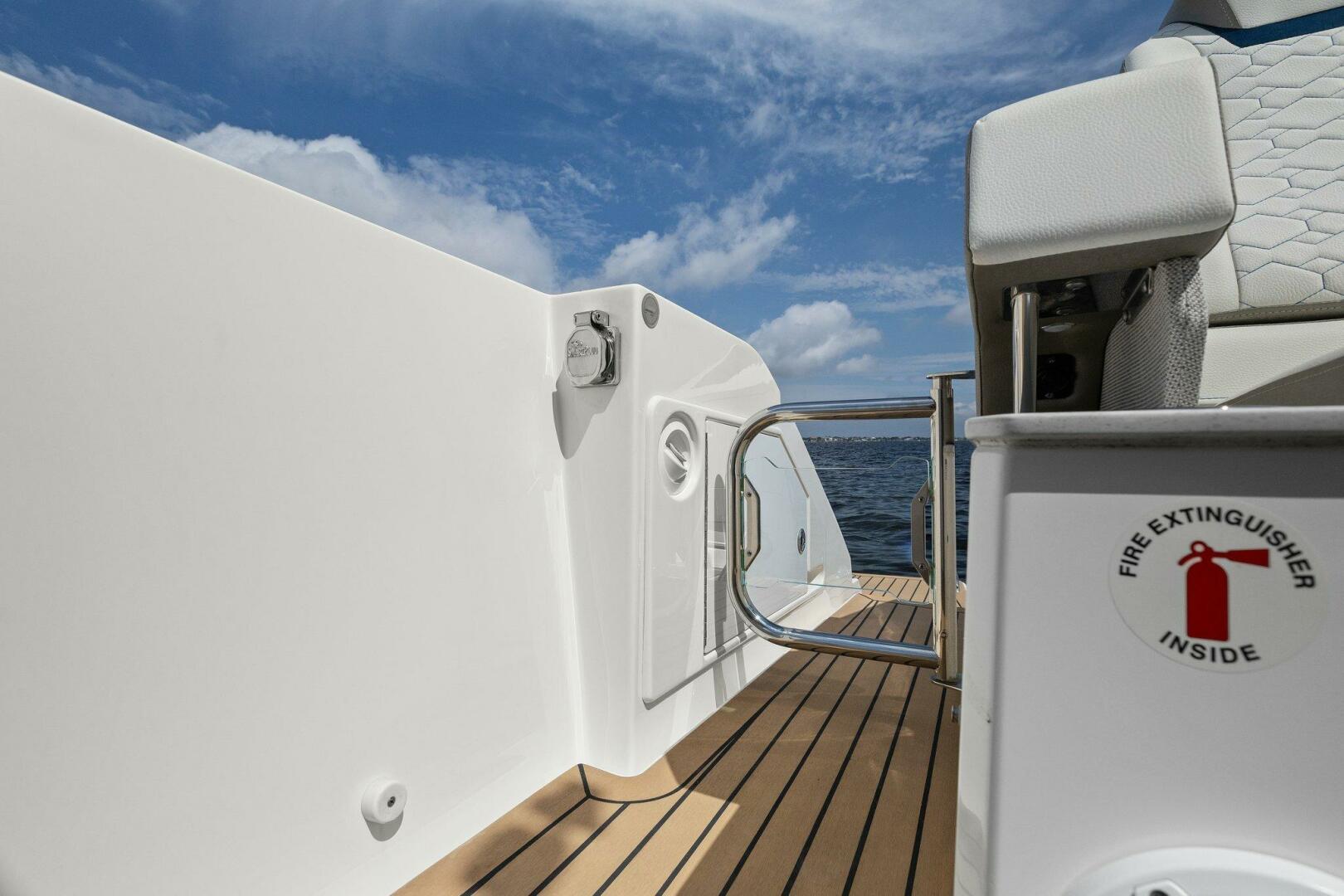 2022 Tiara Yachts 43 