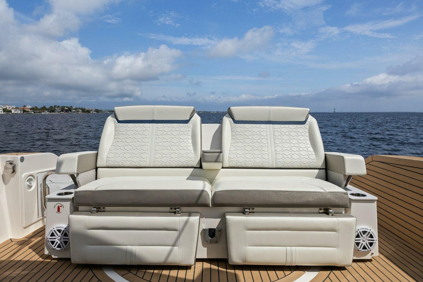 2022 Tiara Yachts 43 