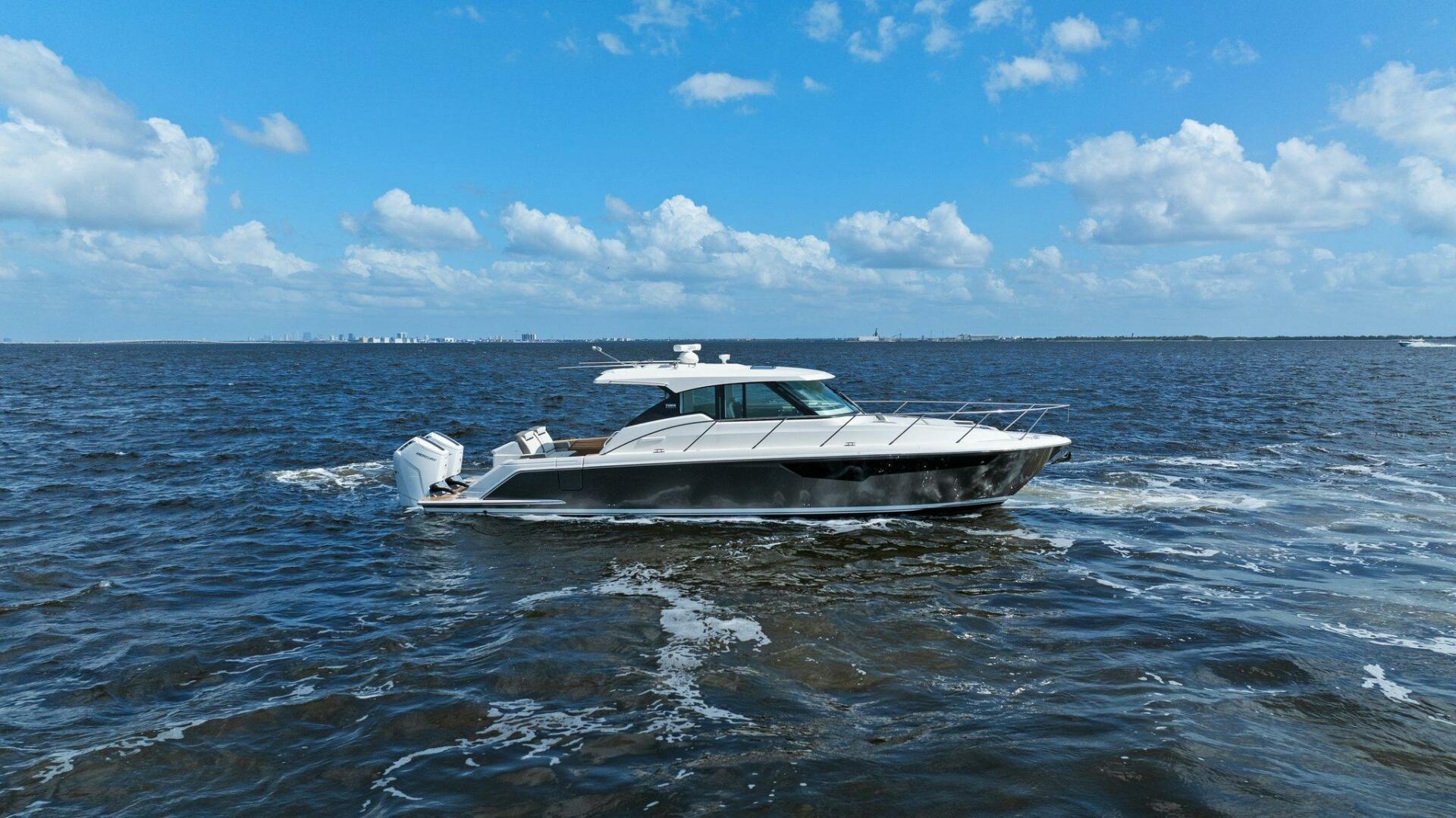 2022 Tiara Yachts 43 