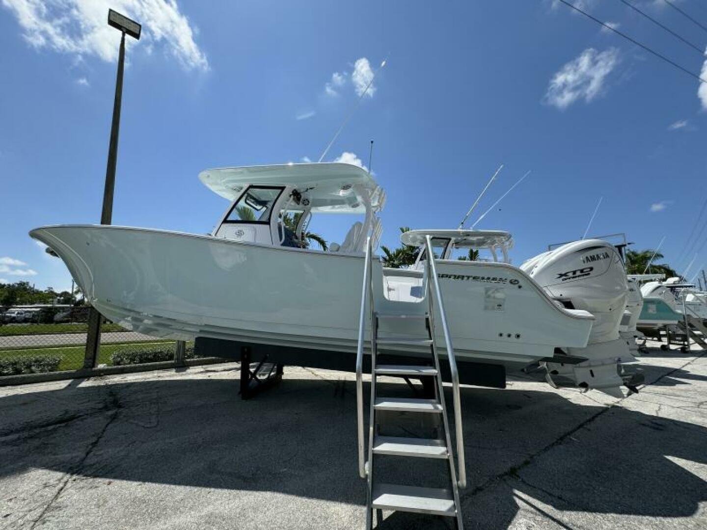 2025 Sportsman 322 Open-3
