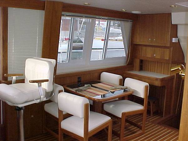 Main Salon Dinette