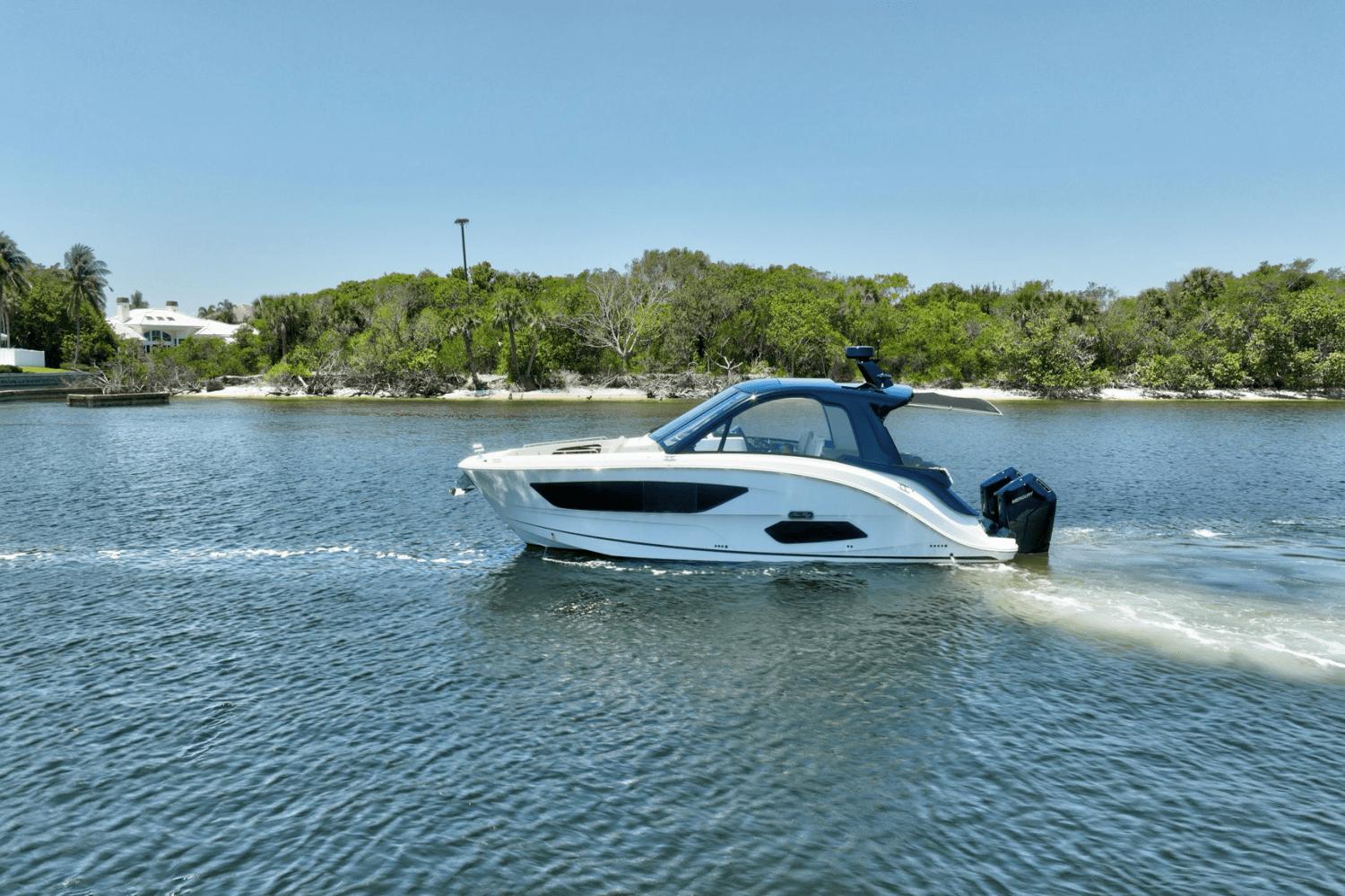 39 ft Sea Ray 2010