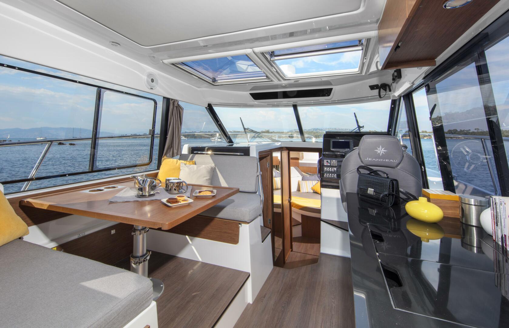 2025 Jeanneau NC 1095 Weekender-5