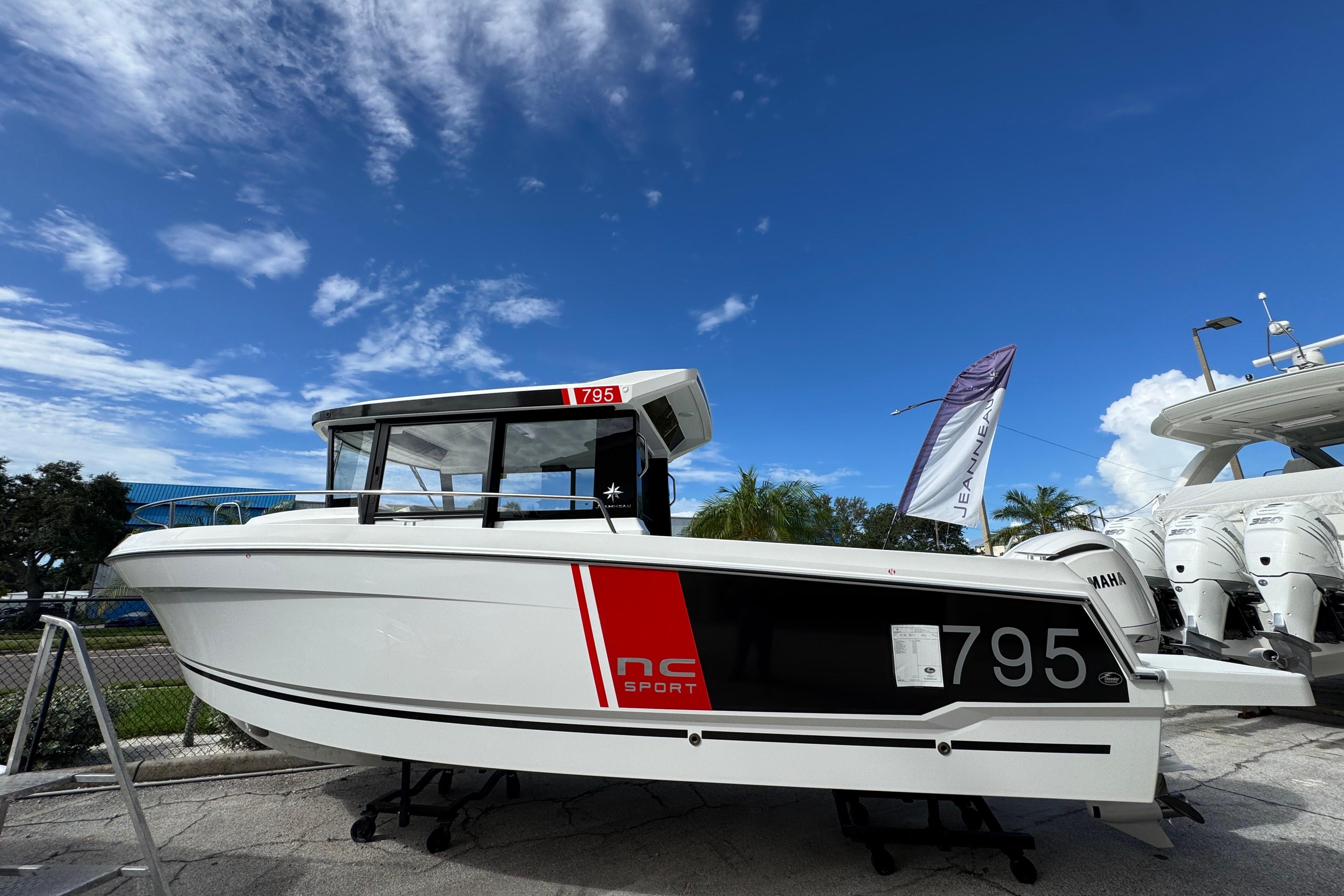 2025 Jeanneau NC 795 SPORT S2