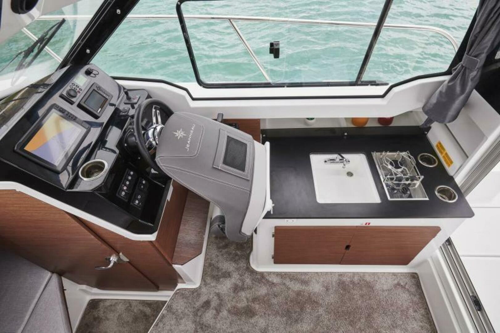 2025 Jeanneau NC 795 SPORT S2-7