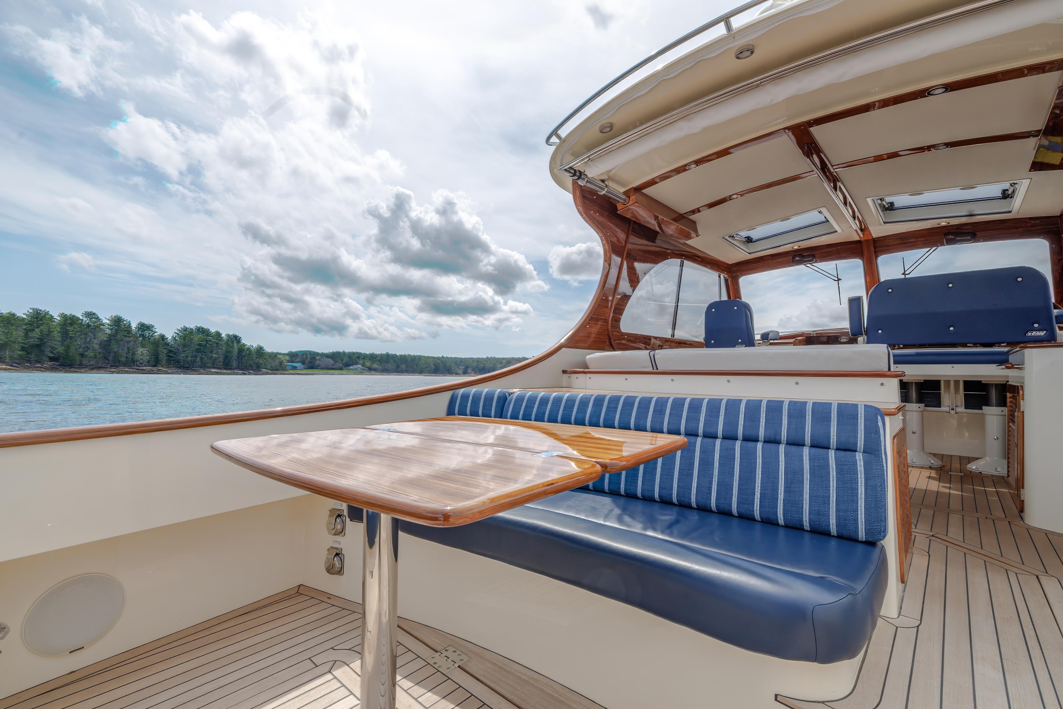 2024-hinckley-picnic-boat-40-power-9834005-20250610114551173-1_XLARGE