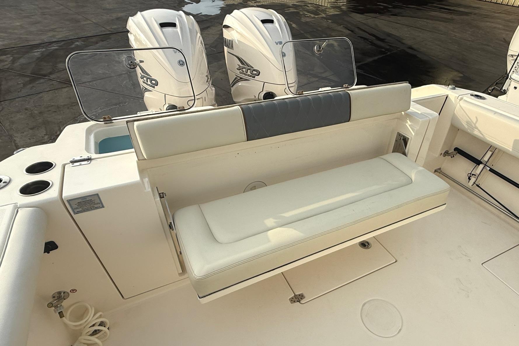 2020-cobia-320-center-console-power-9824053-20250602123052129-1_XLARGE