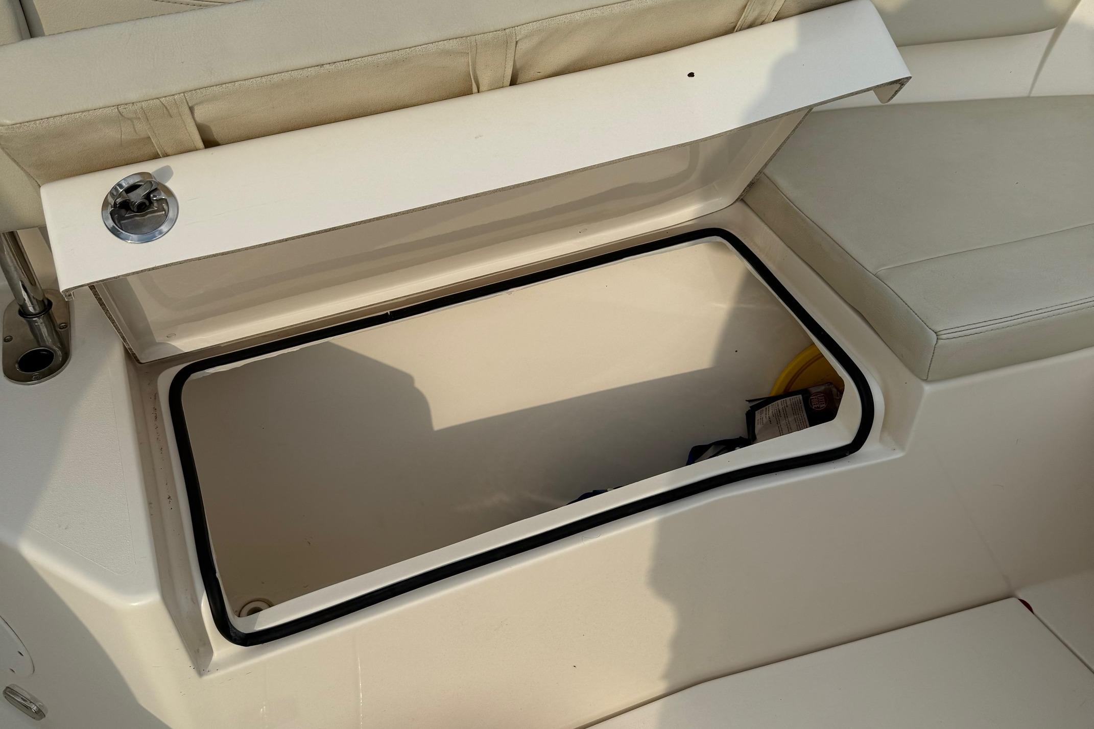2020-cobia-320-center-console-power-9824053-20250602123100009-1_XLARGE