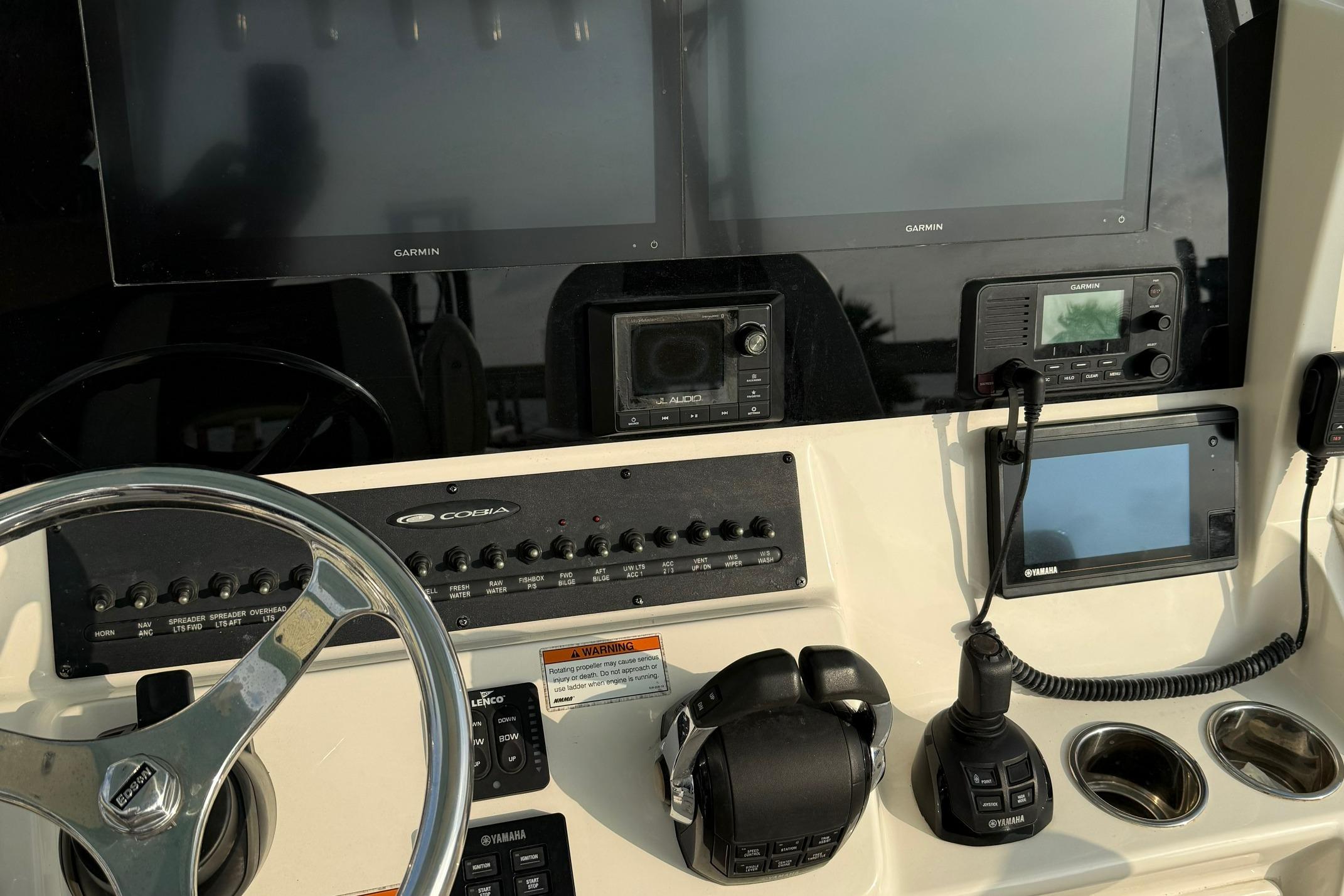 2020-cobia-320-center-console-power-9824053-20250602123102146-1_XLARGE