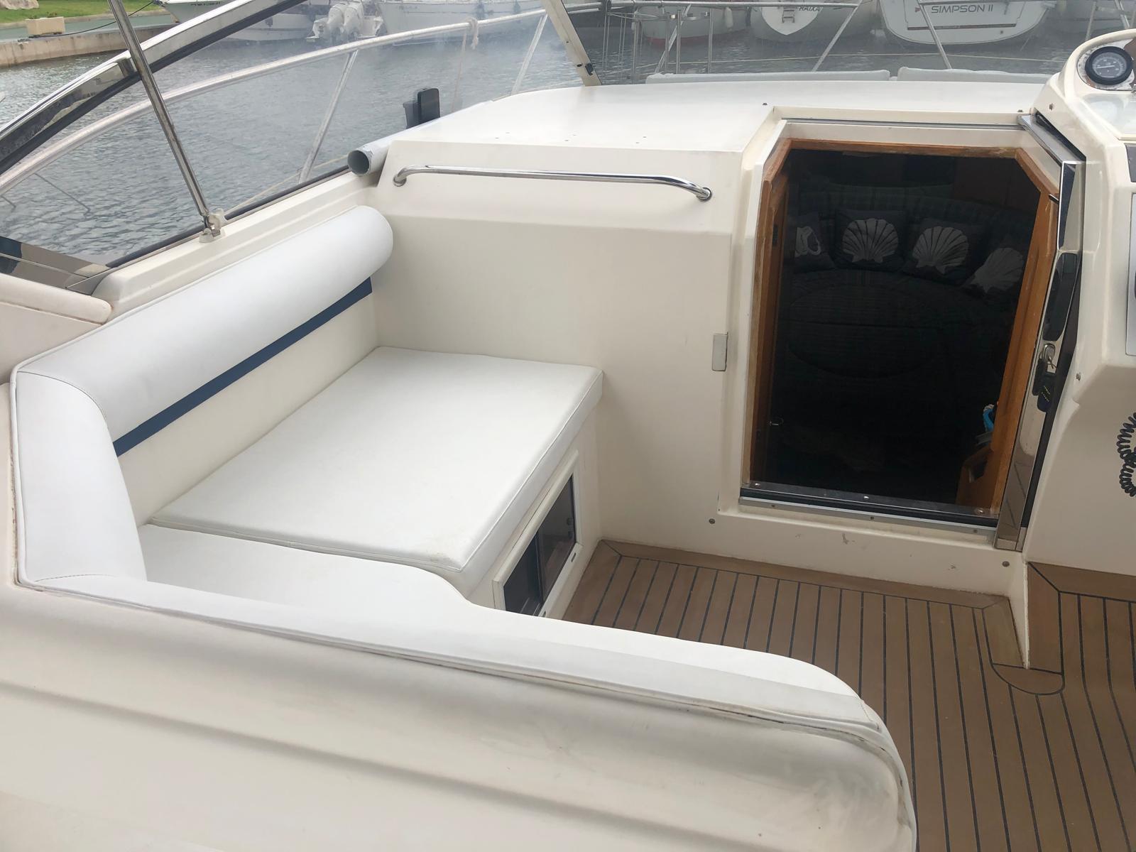 Fairline 31 style=